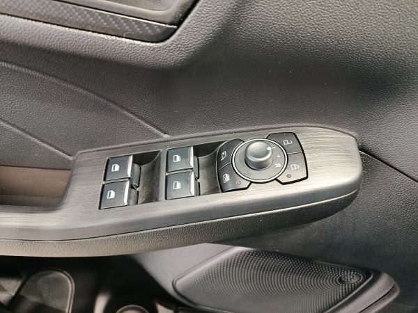 FORD KUGA 2.5 HYBRID ST-LINE AUTO 190CV - Image 23