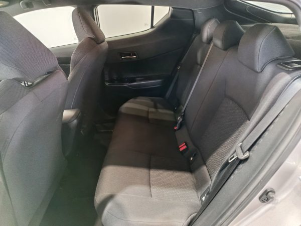 TOYOTA CHR 1.8 HYBRID ADVANCE 125H - Image 11