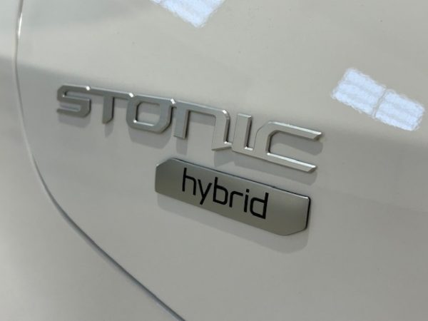 KIA STONIC 1.0T-GDi HYBRID CONCEPT 100CV - Image 11