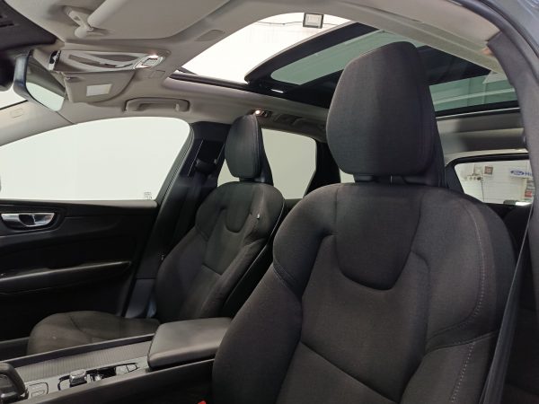 VOLVO XC60 2.0 T6 INSCRIPTION RECHARGE PLUG-IN AWD - Image 11