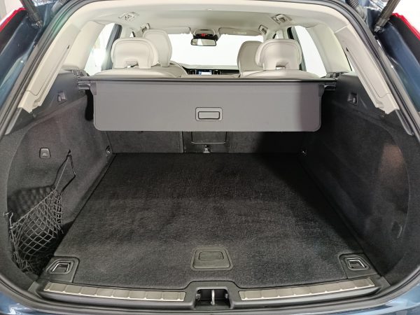 VOLVO XC60 MOMENTUM 2.0 D3 150CV 2WD S&S MT6 - Image 12