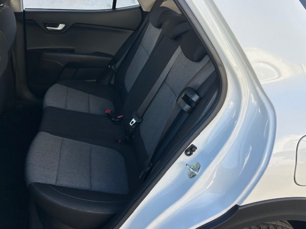 KIA STONIC 1.0T-GDi HYBRID CONCEPT 100CV - Image 13