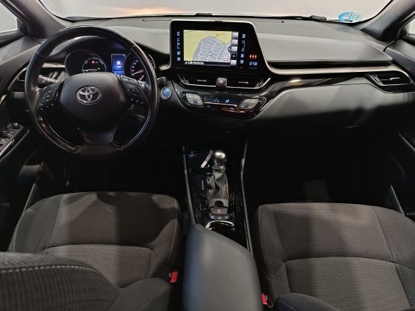 TOYOTA CHR 1.8 HYBRID ADVANCE 125H - Image 16
