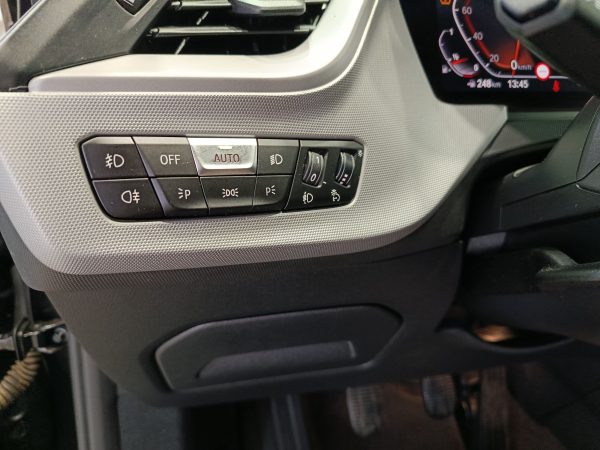 BMW SERIE 1 118i - Image 18