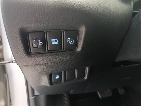 TOYOTA CHR 1.8 HYBRID ADVANCE 125H - Image 21