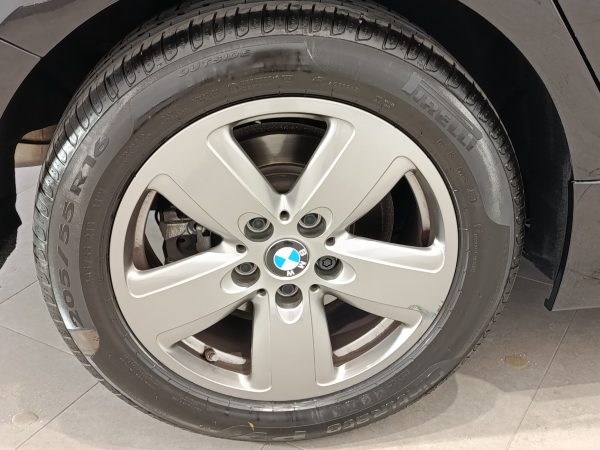 BMW SERIE 1 118i - Image 23