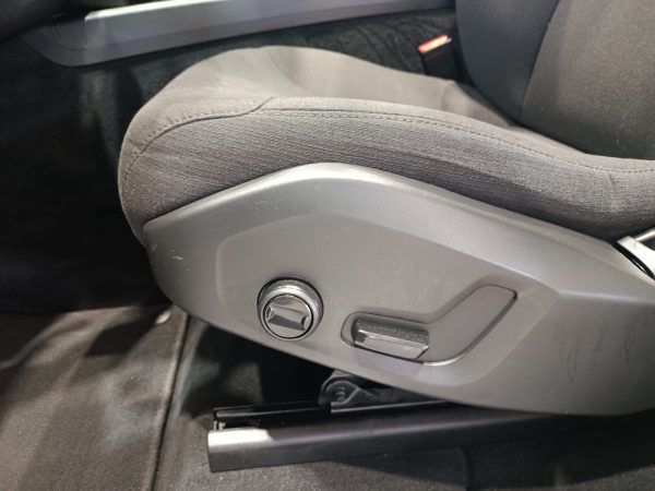VOLVO XC60 2.0 T6 INSCRIPTION RECHARGE PLUG-IN AWD - Image 10
