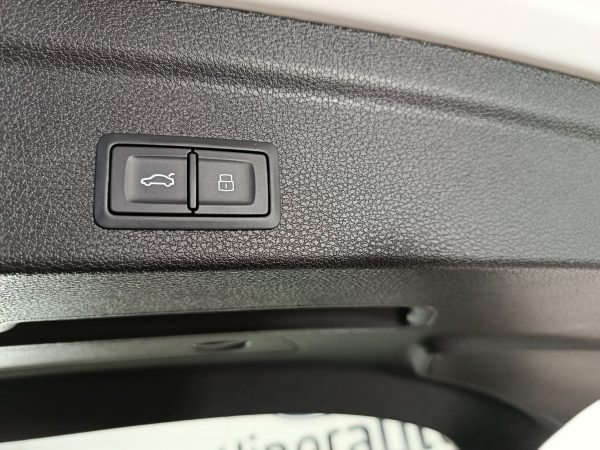 AUDI Q3 SPORTBACK 35TDI ADVANCED S-TRONIC - Image 11
