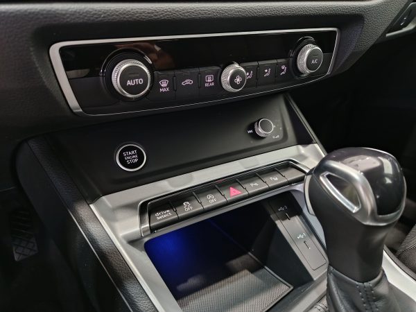 AUDI Q3 SPORTBACK 35TDI ADVANCED S-TRONIC - Image 16