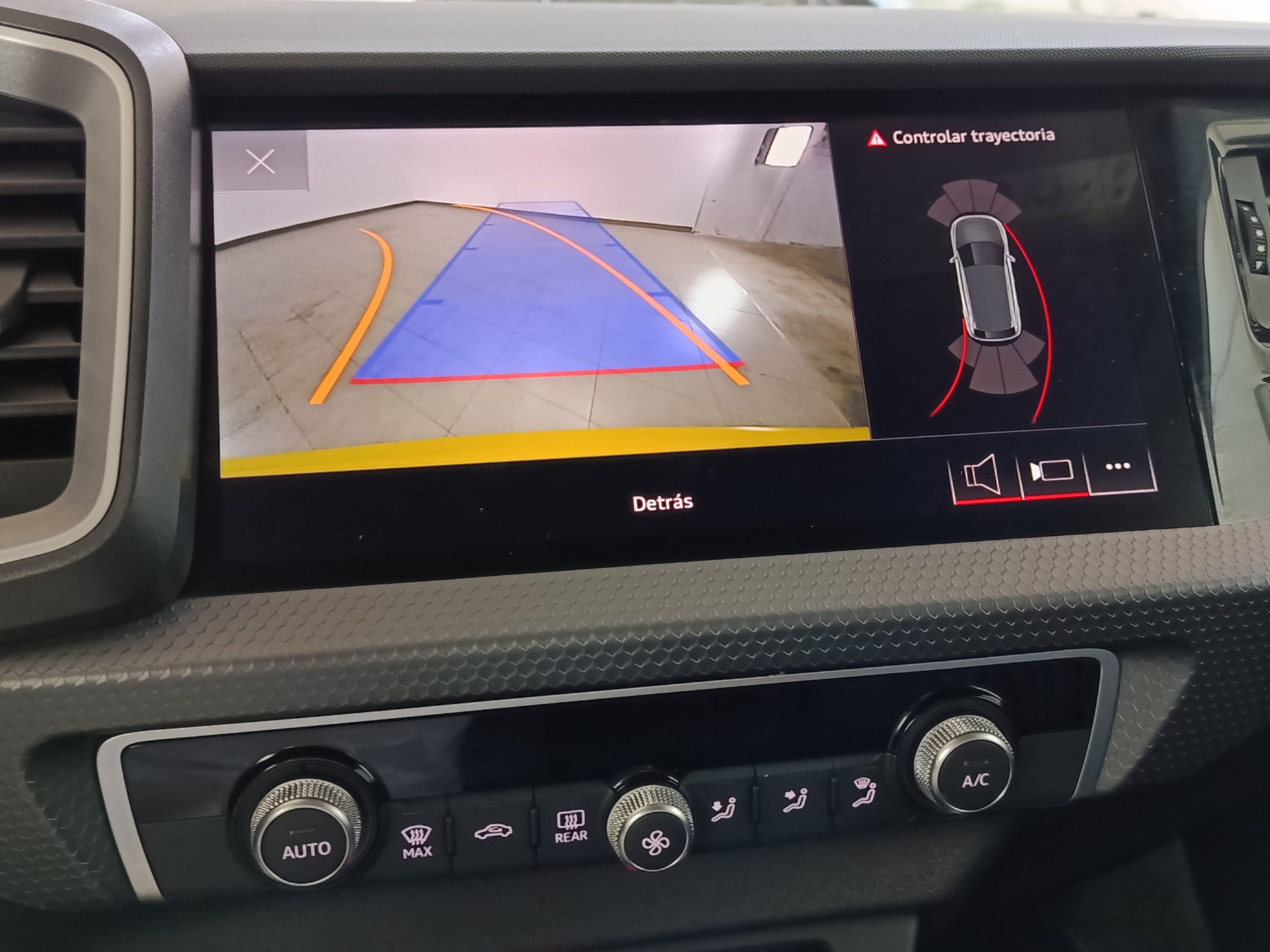 AUDI A1 ALLSTREET ADRENALIN 30TFSi 110cv - Imagen 18