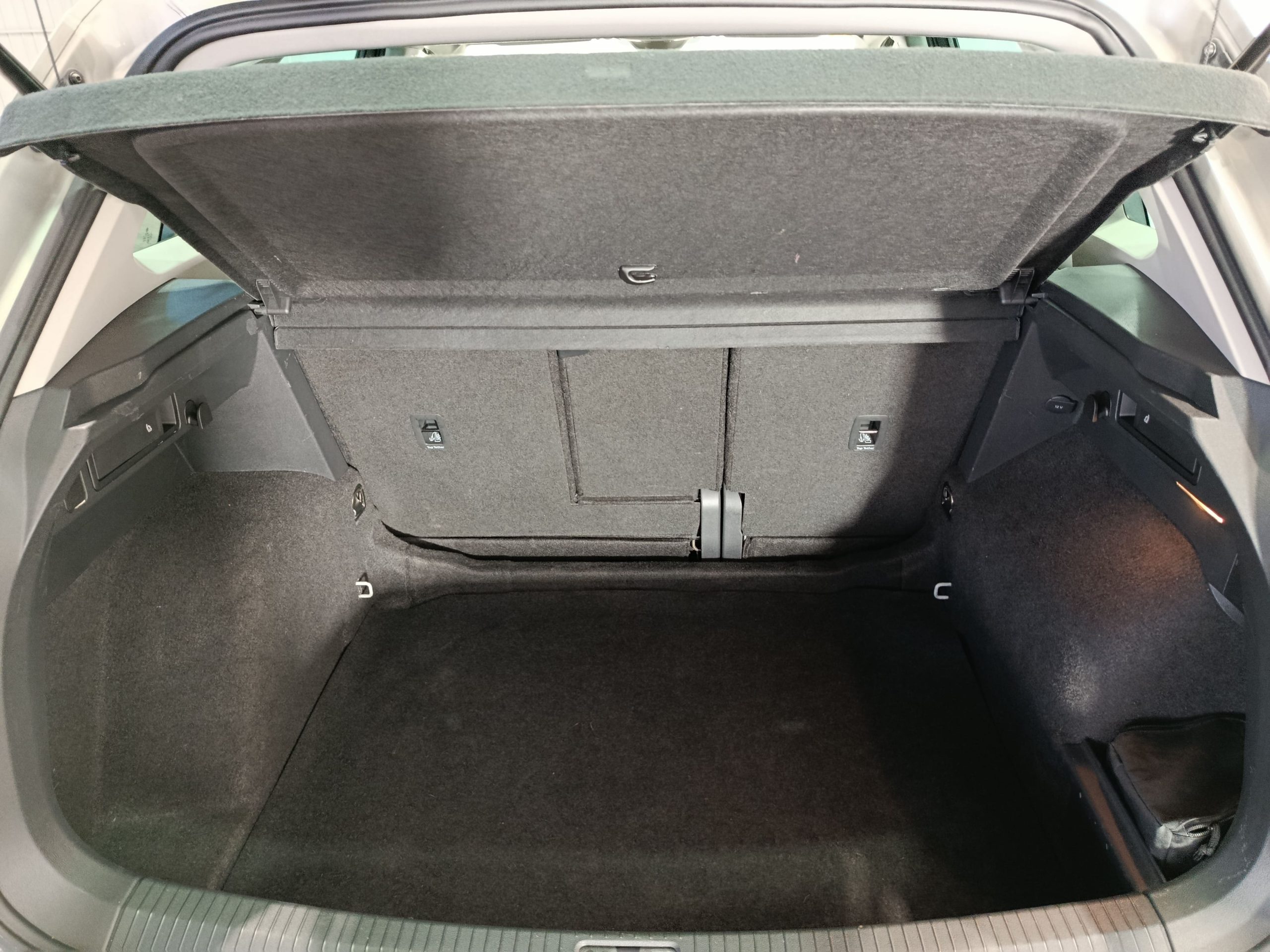 VOLKSWAGEN TIGUAN R-LINE 2.0TDI 150CV DSG - Imagen 11