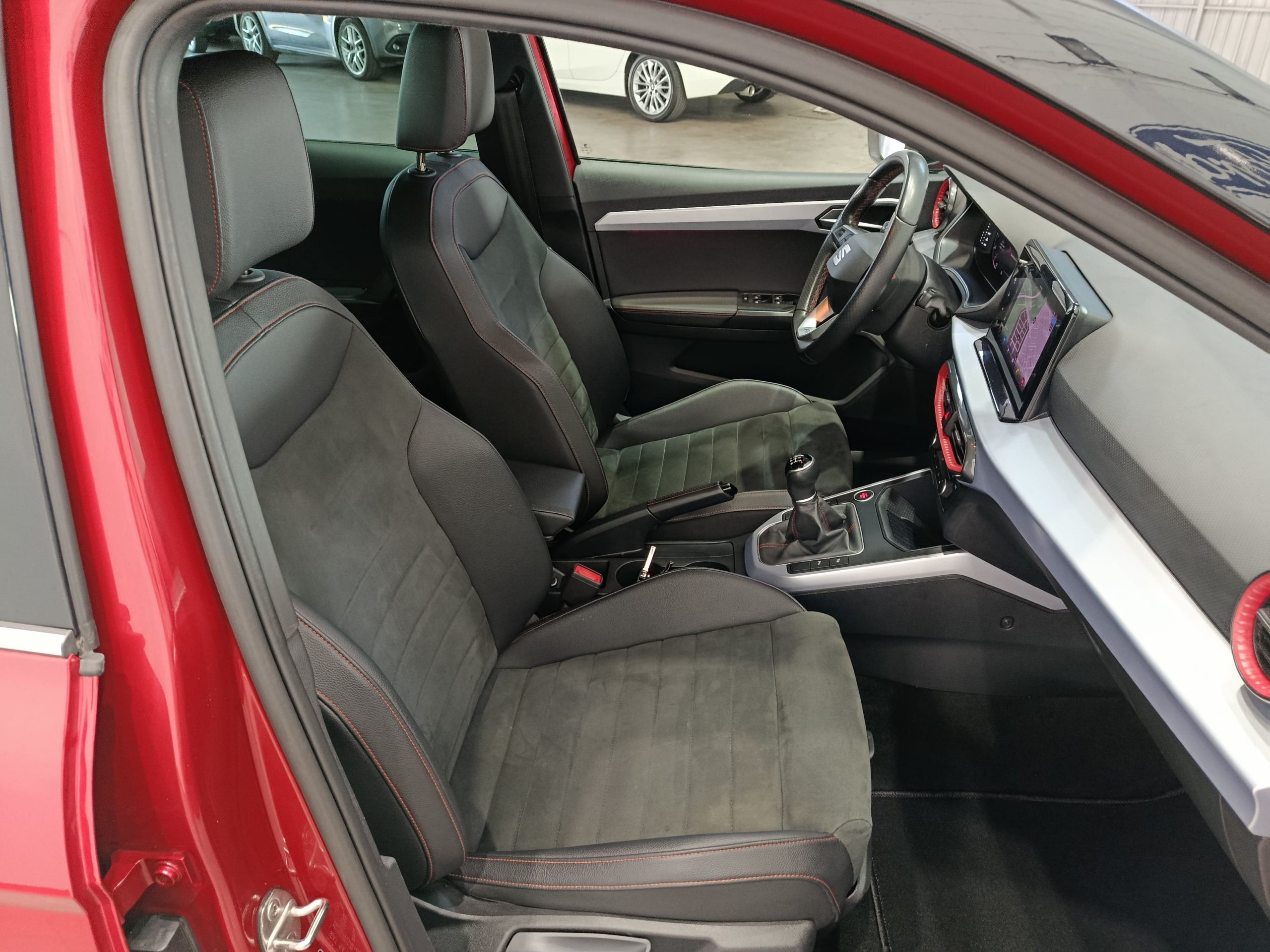 SEAT ARONA 1.0TSI 110CV FR - Imagen 12