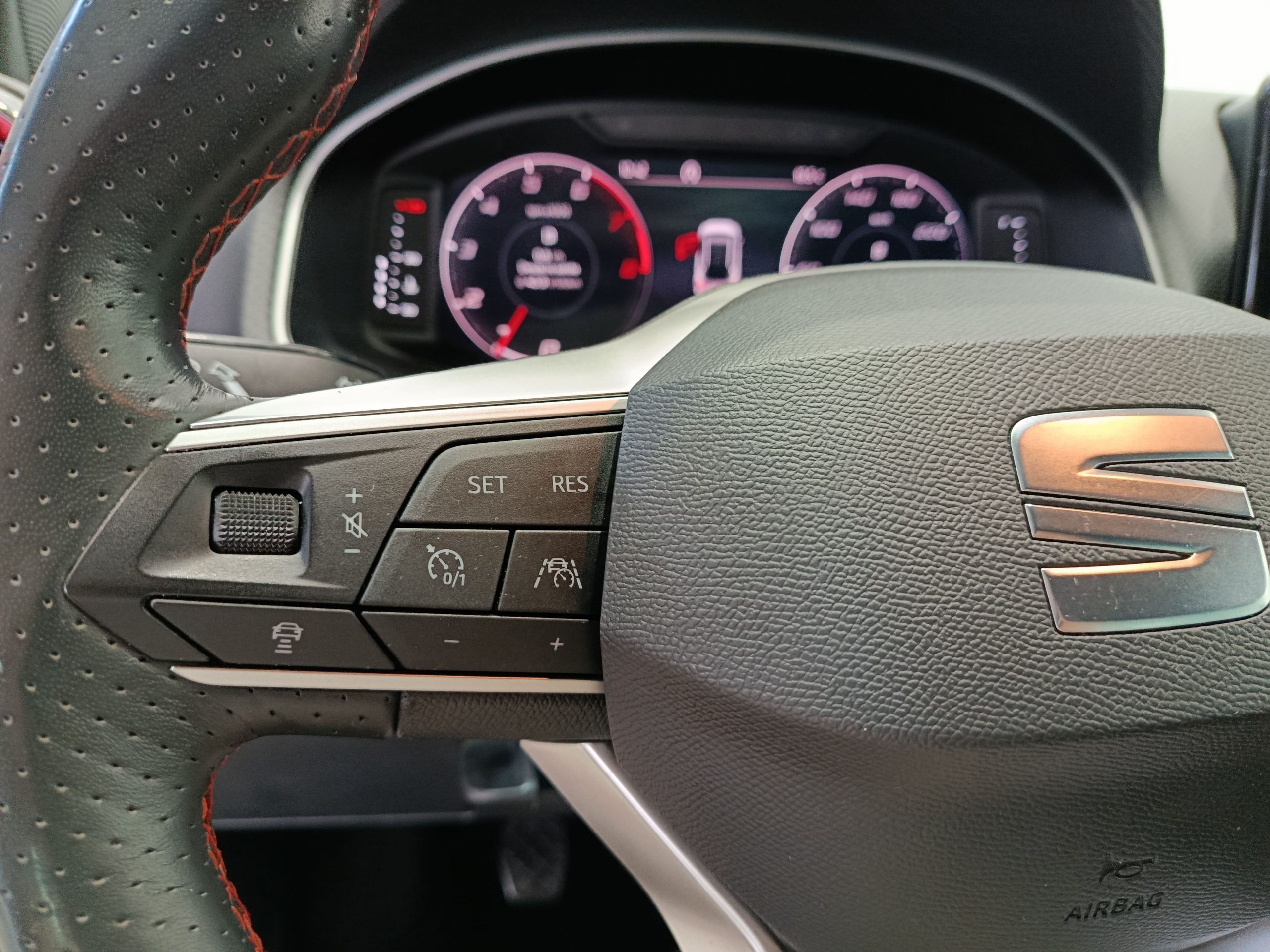 SEAT ARONA 1.0TSI 110CV FR - Imagen 16