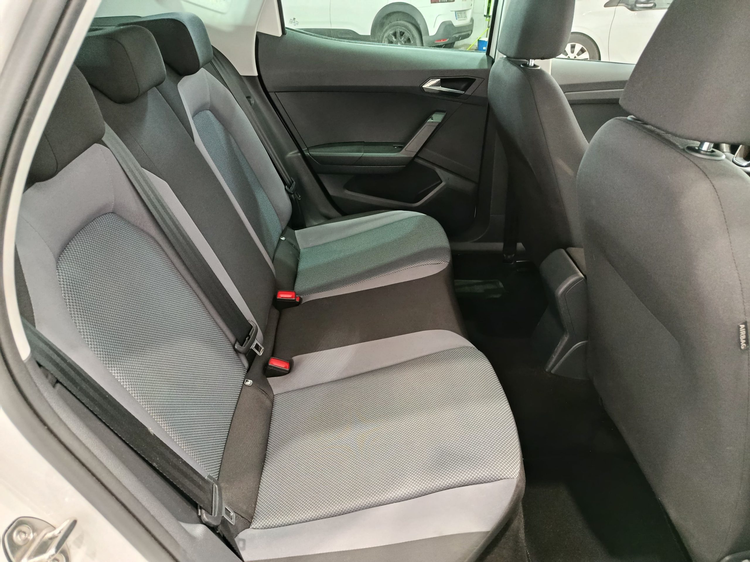 SEAT ARONA 1.0TSI STYLE EDITION 95cv - Imagen 11