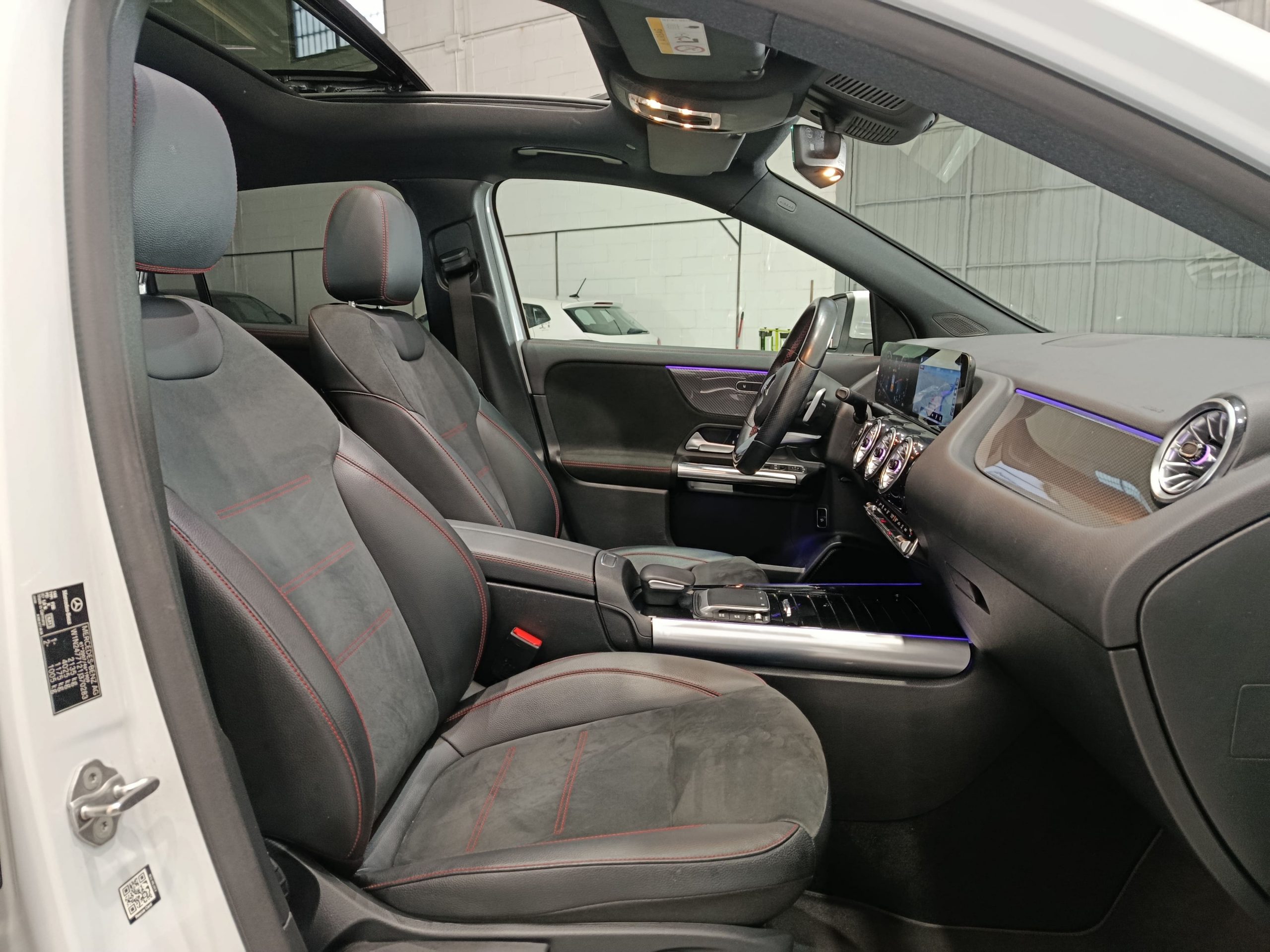 MERCEDES BENZ GLA 200d AMG AUTO 150CV - Imagen 13