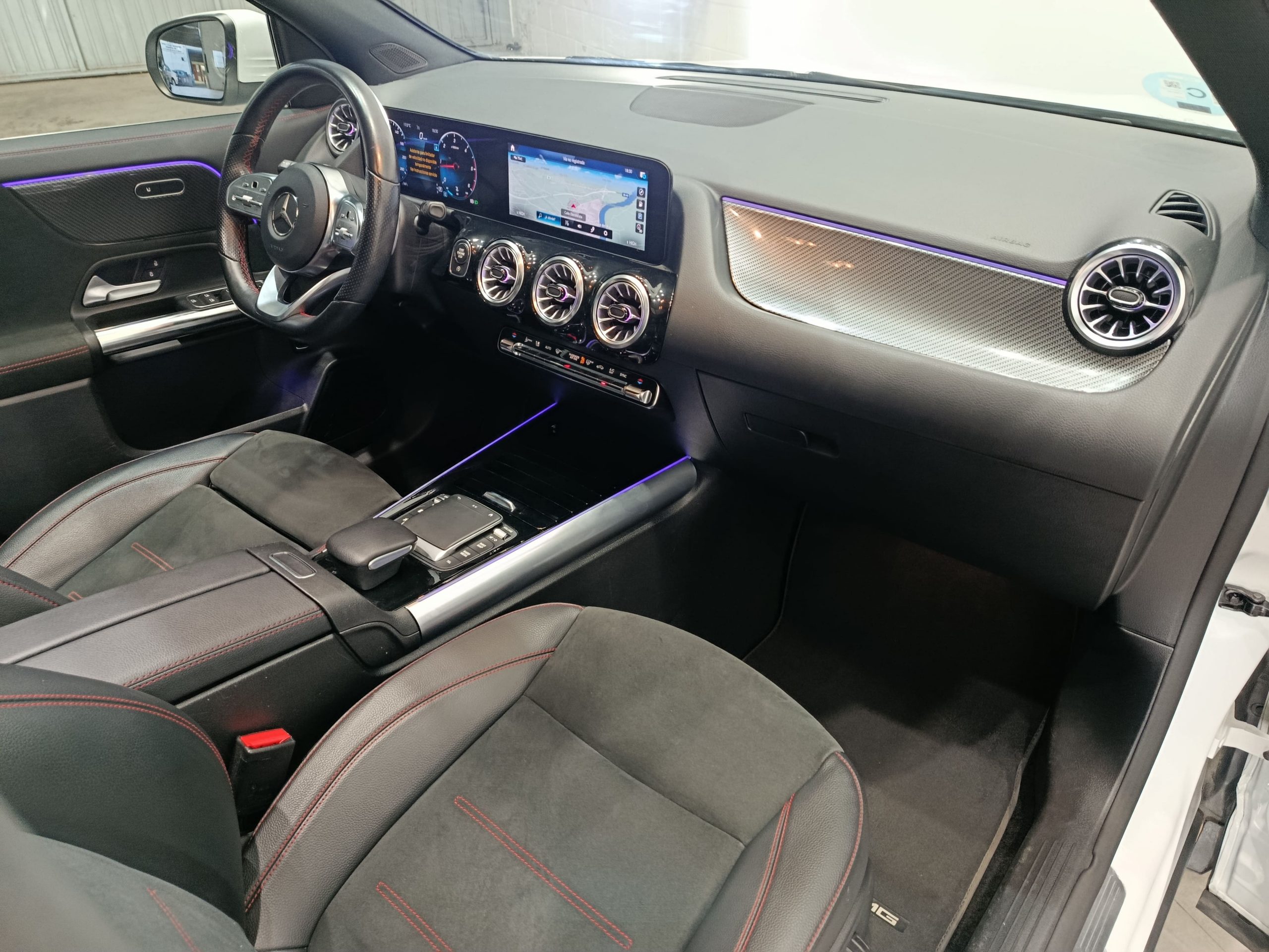 MERCEDES BENZ GLA 200d AMG AUTO 150CV - Imagen 14