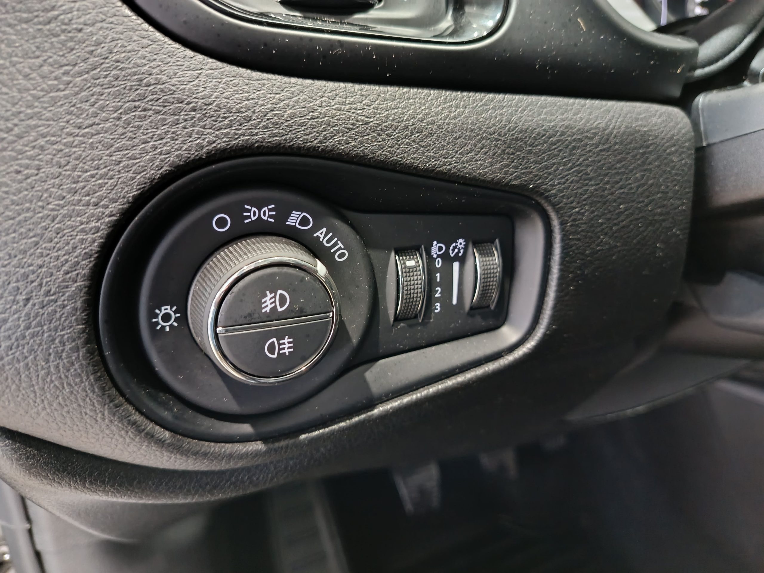 JEEP RENEGADE NIGHT EAGLE 120cv - Imagen 20