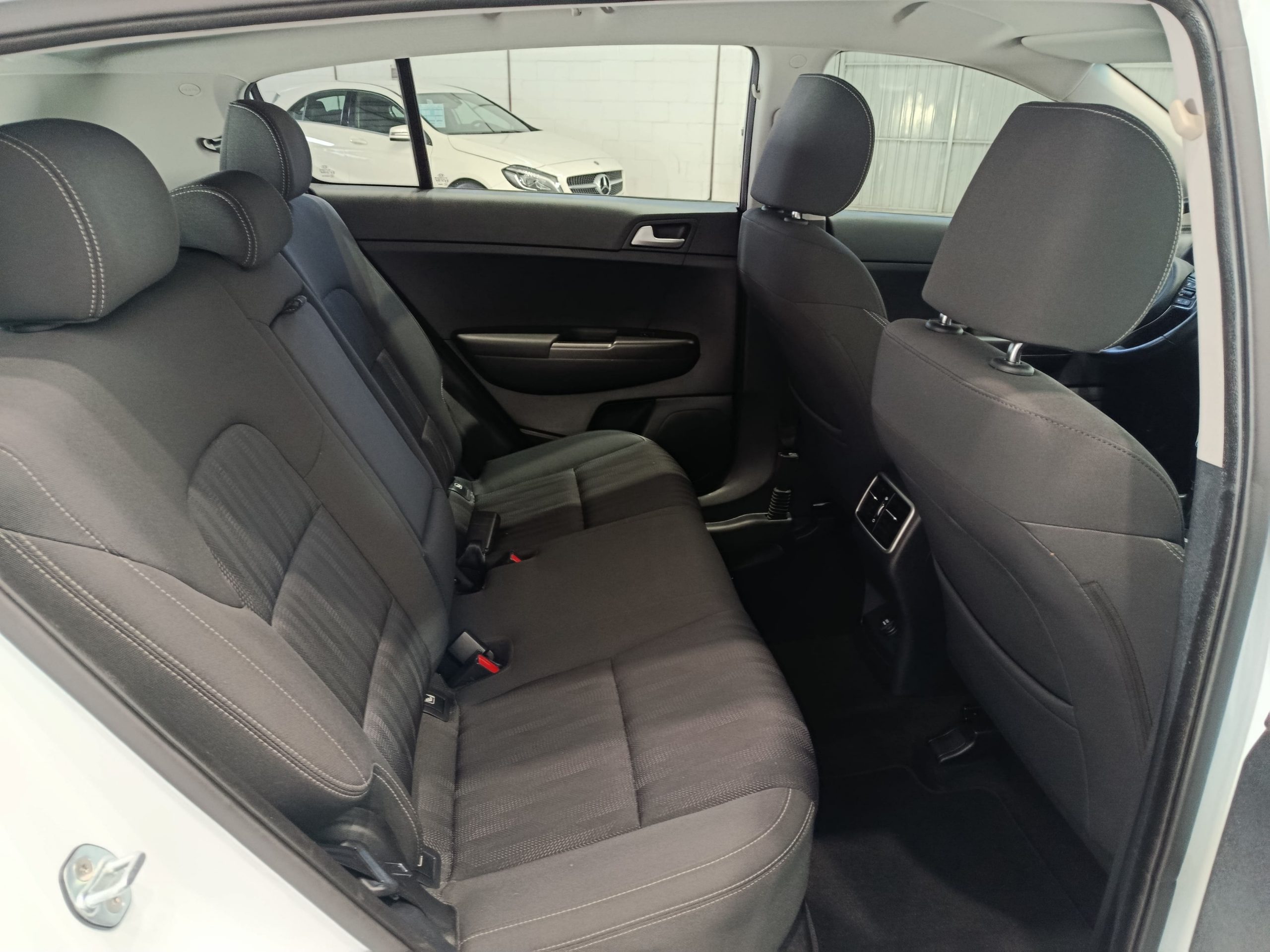 KIA SPORTAGE 1.7 CRDI 115CV BUSINESS ECO-DYNAMICS S&S 4X2 MT6 - Imagen 12