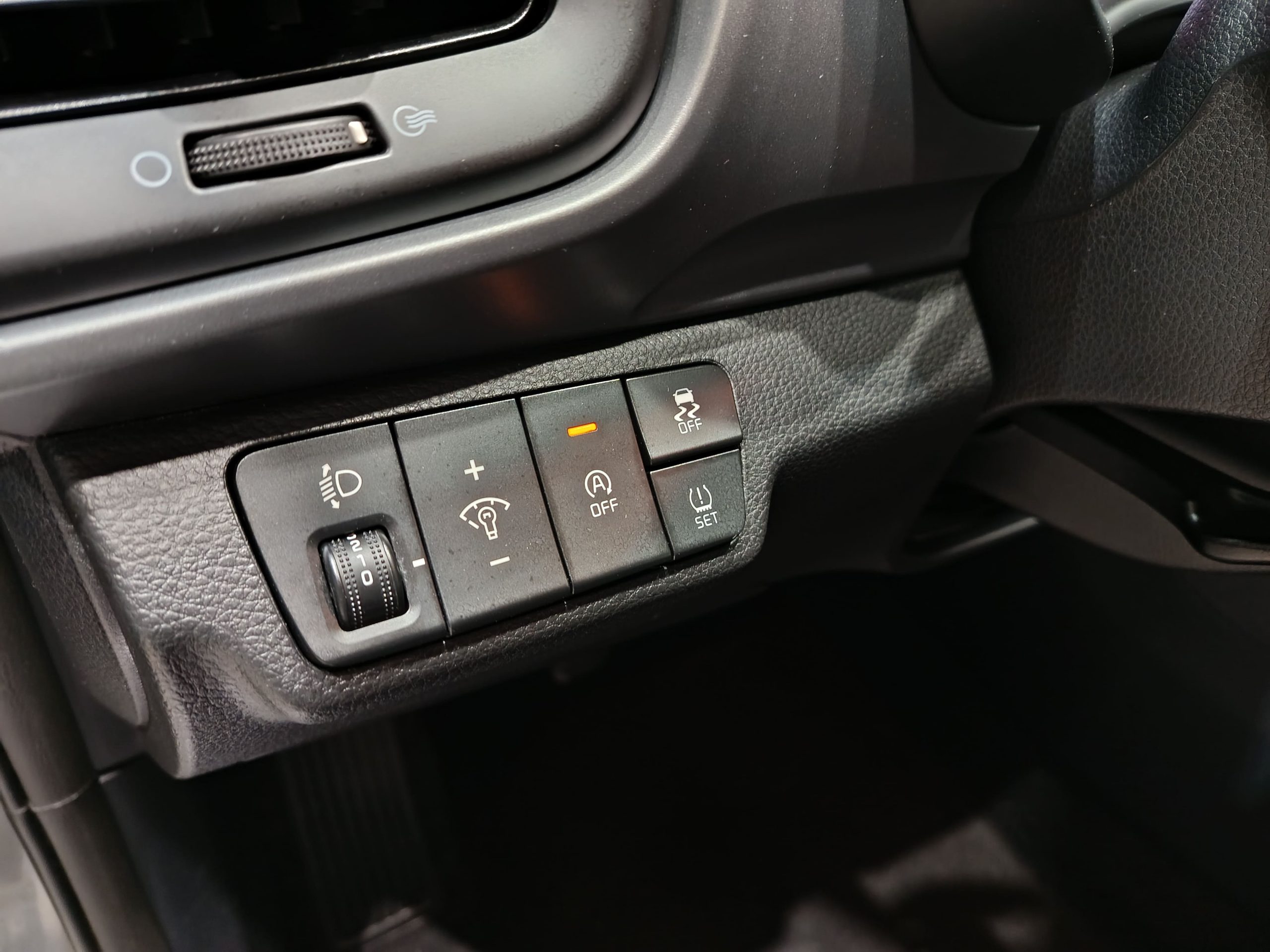 KIA STONIC 1.2 CONCEPT 84cv - Imagen 17