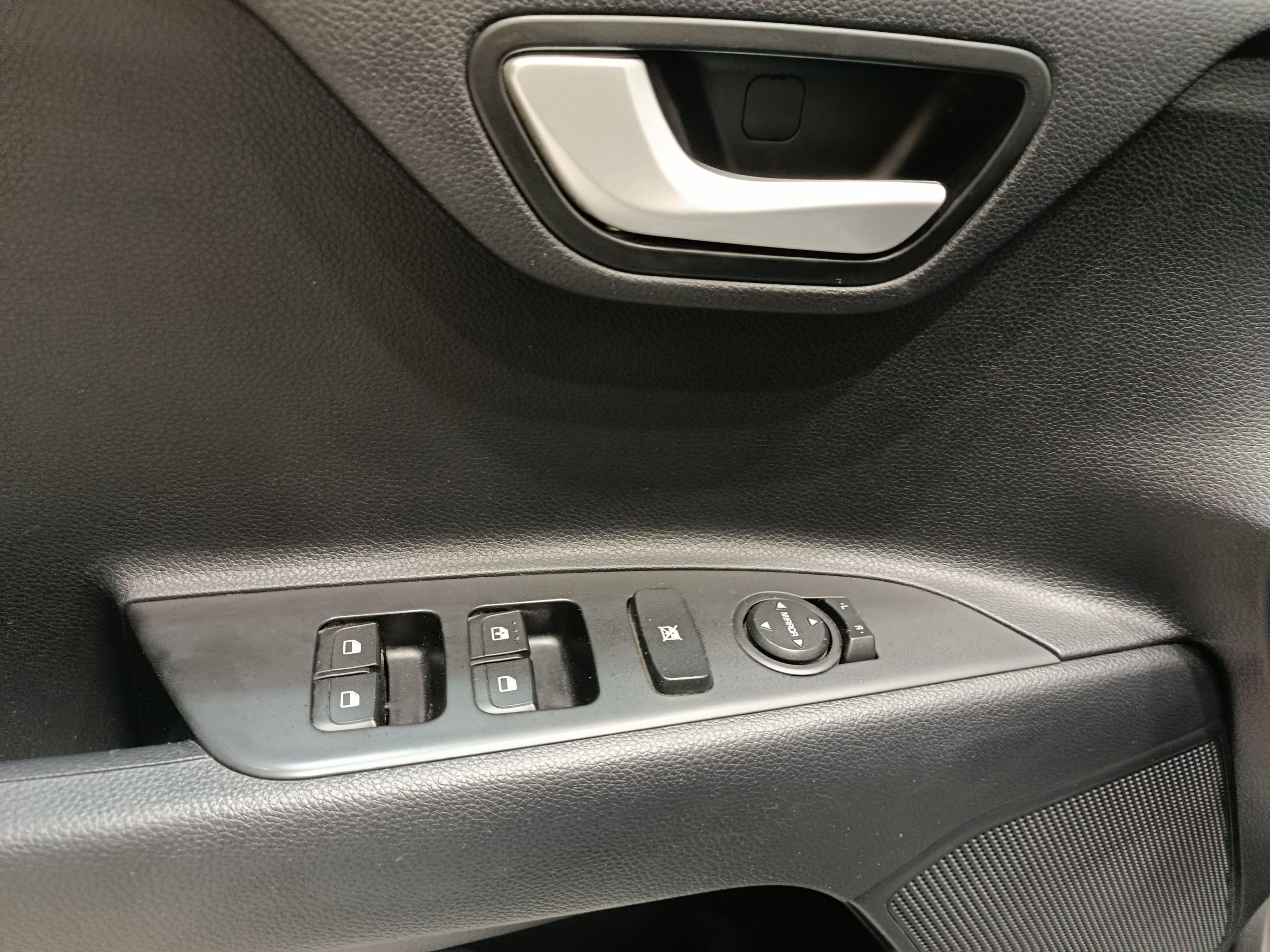 KIA STONIC 1.2 CONCEPT 84cv - Imagen 18