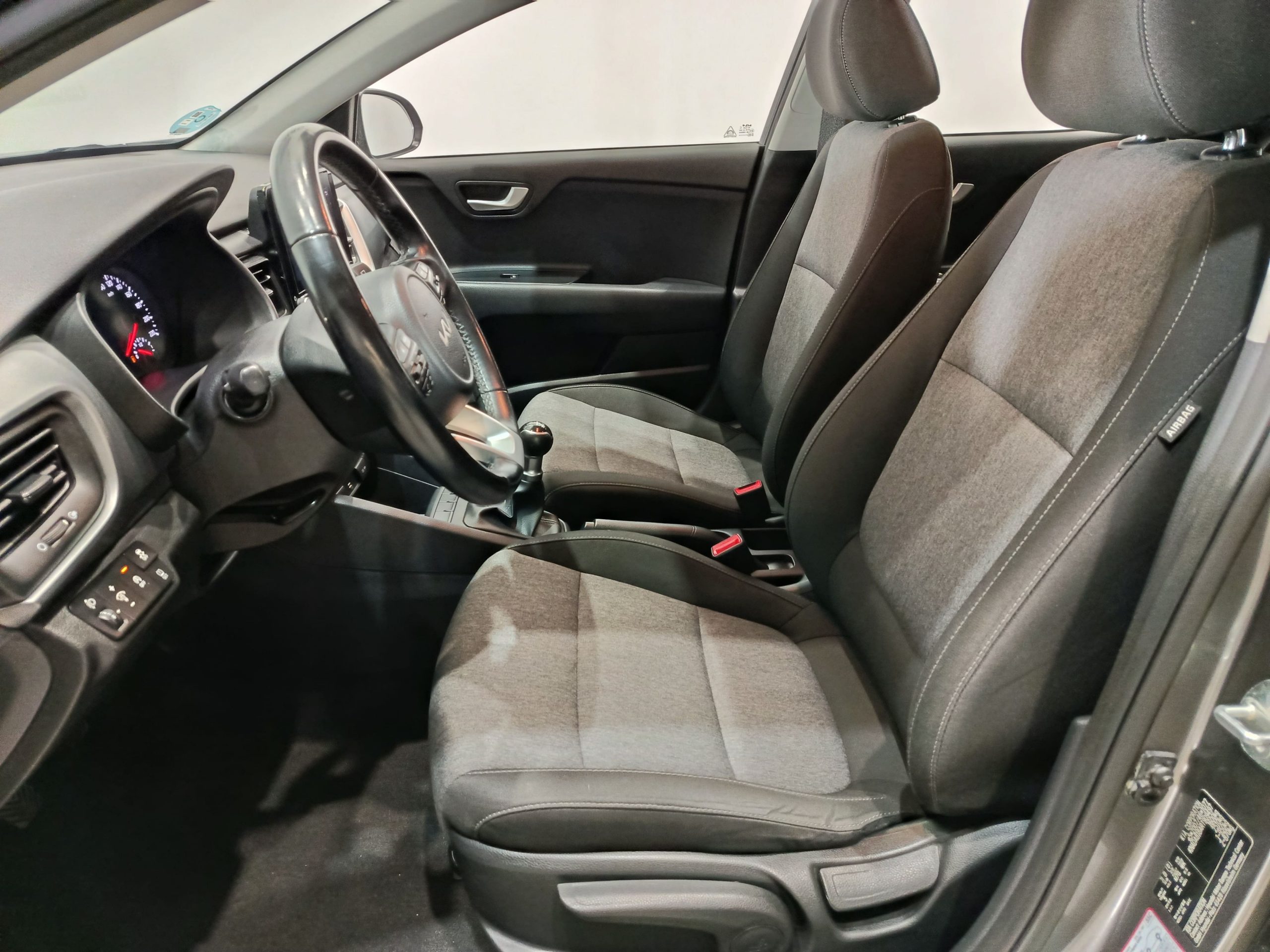 KIA STONIC 1.2 CONCEPT 84cv - Imagen 7