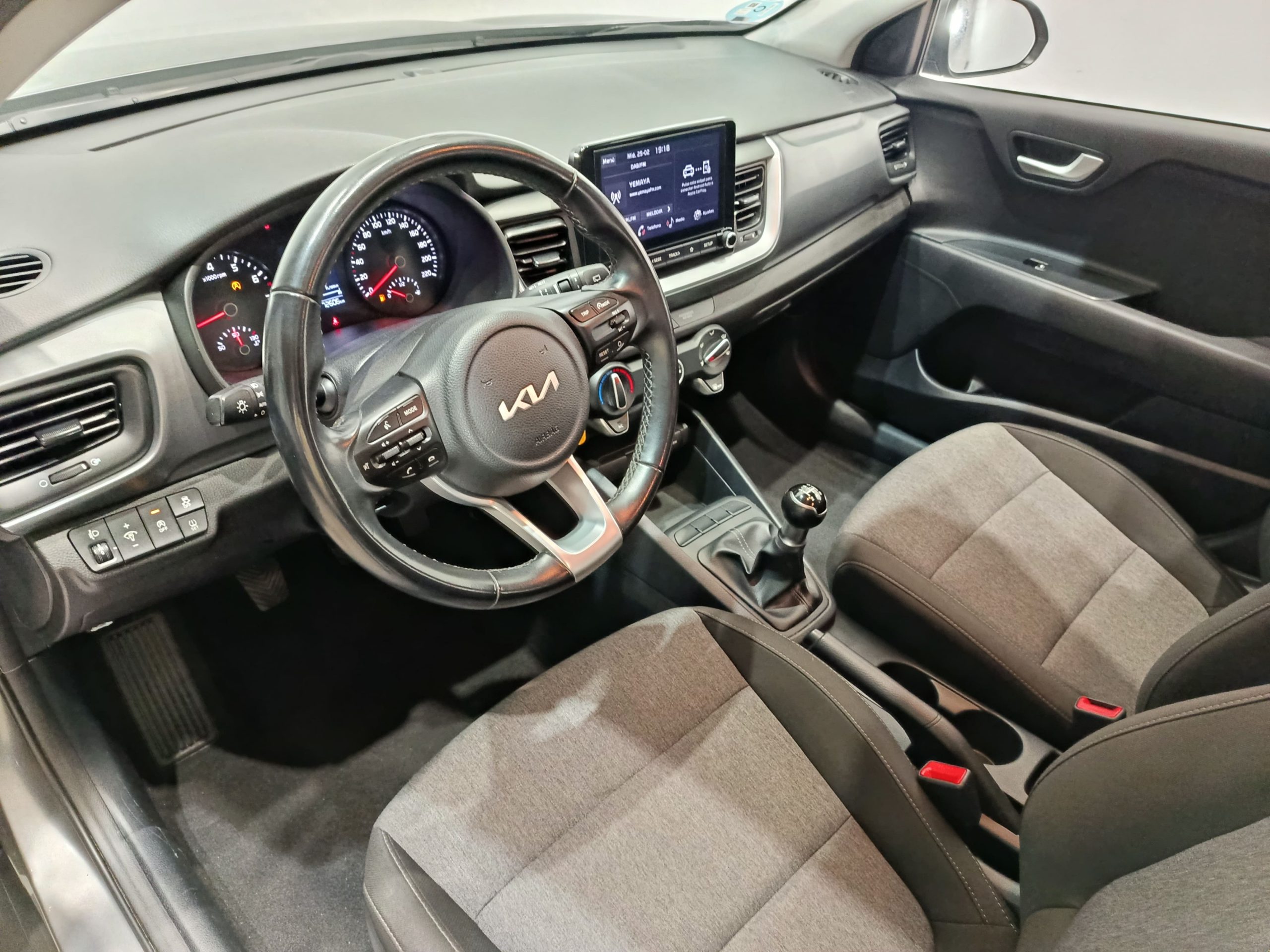 KIA STONIC 1.2 CONCEPT 84cv - Imagen 8