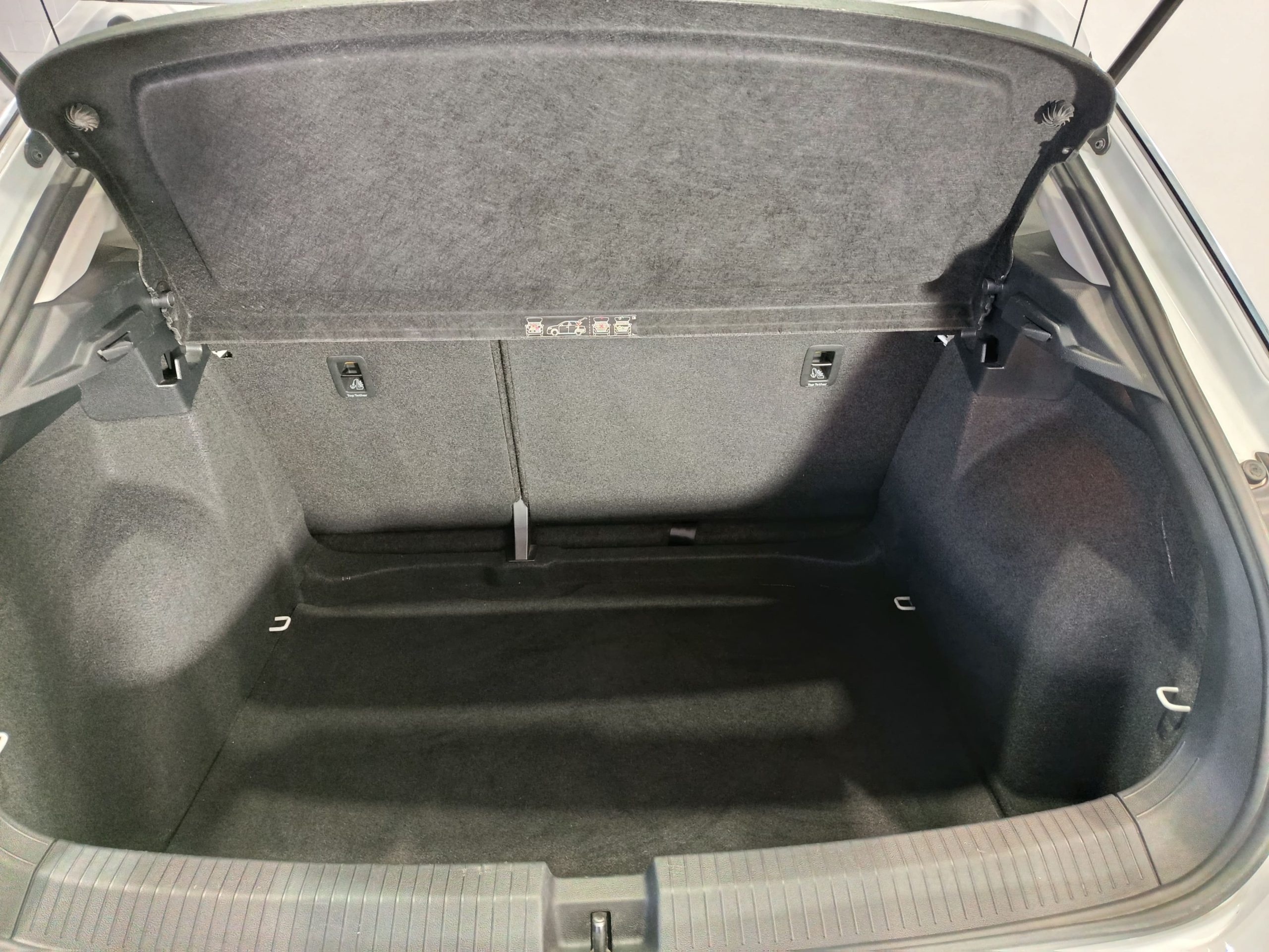 VOLKSWAGEN T-ROC 2.0TDI 115CV EDITION S&S 4X2 MT6 - Imagen 11