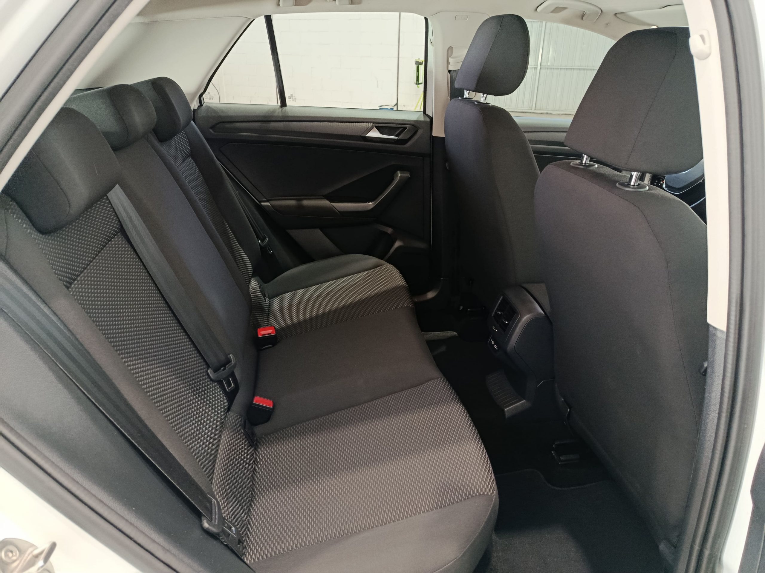 VOLKSWAGEN T-ROC 2.0TDI 115CV EDITION S&S 4X2 MT6 - Imagen 12