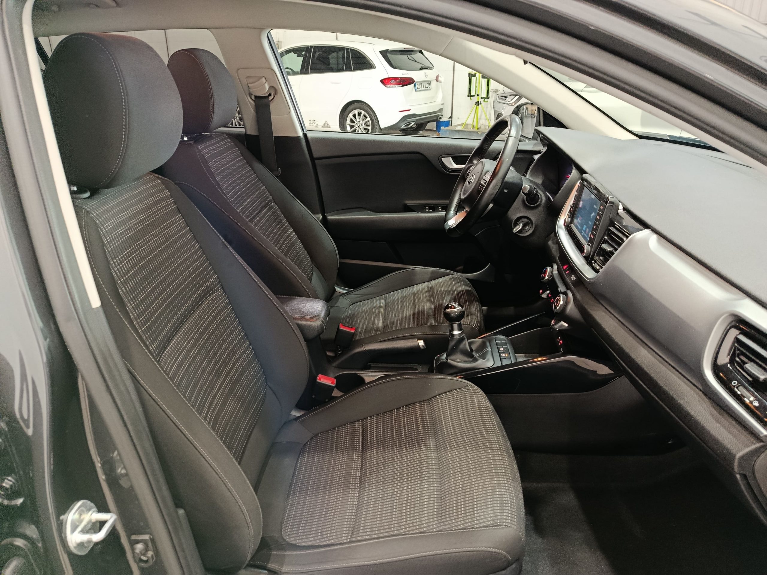 KIA STONIC 1.2 DRIVE 84cv - Imagen 12