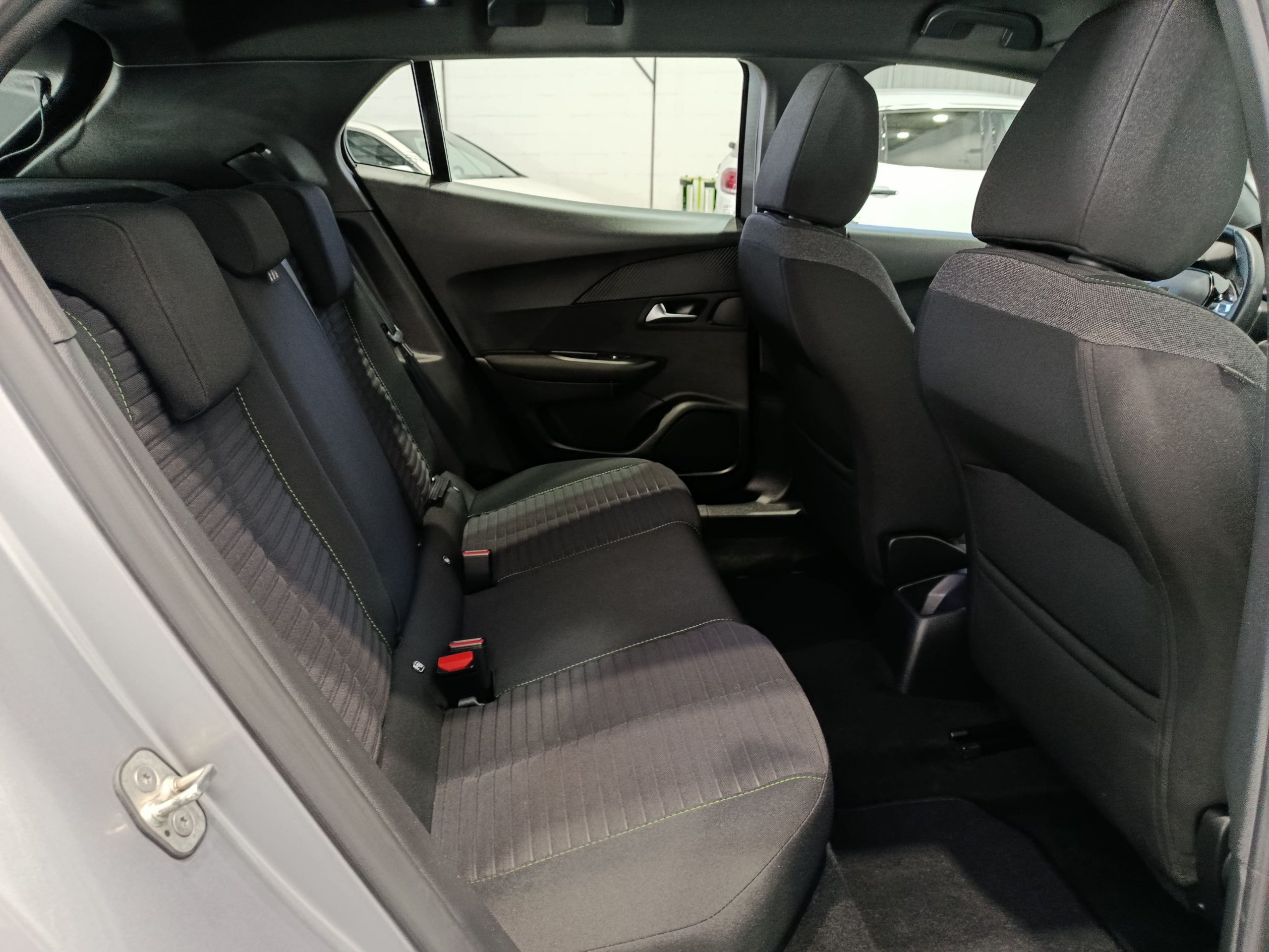 PEUGEOT 2008 1.2 ACTIVE PACK 100cv - Imagen 12