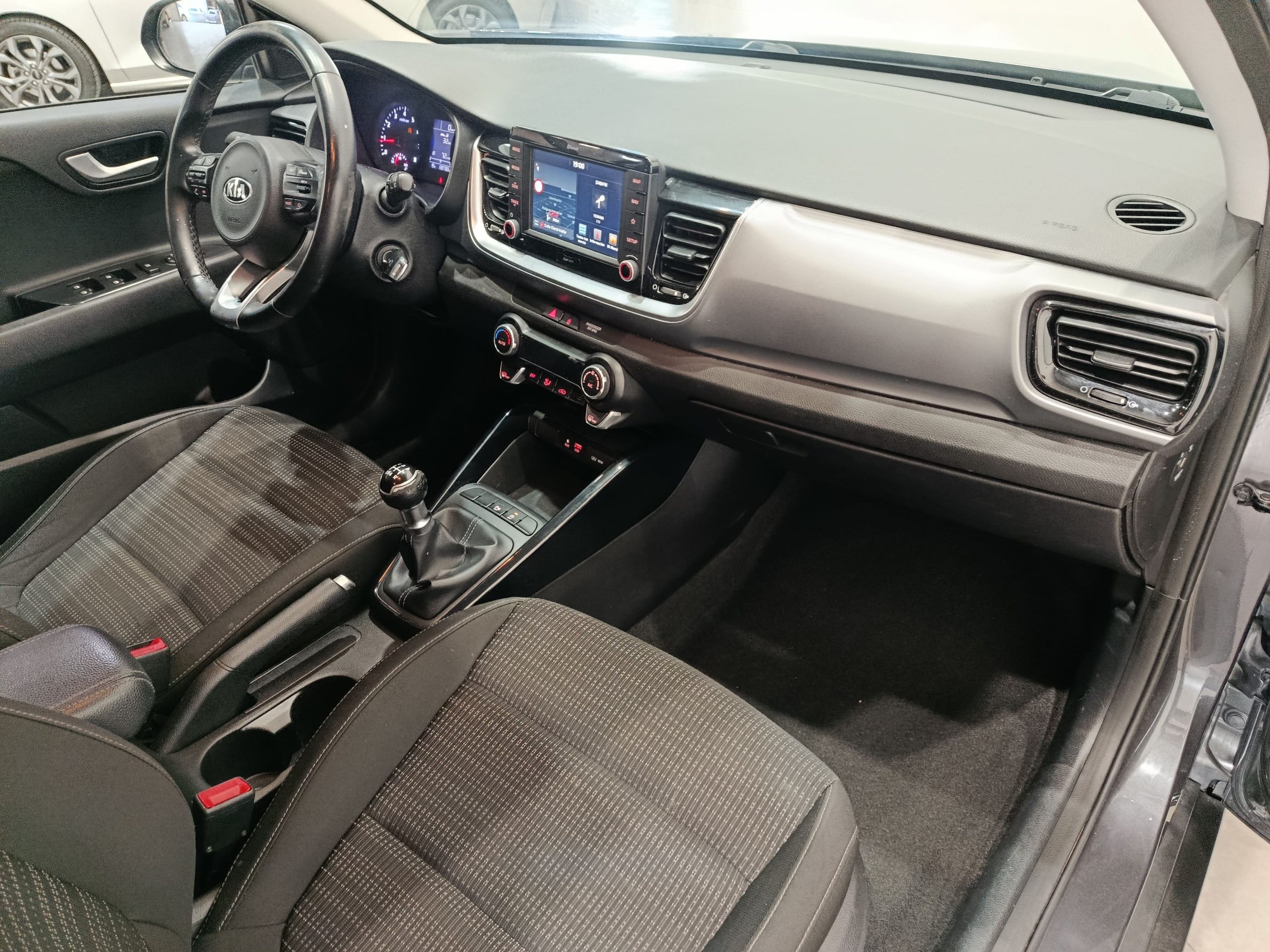 KIA STONIC 1.2 DRIVE 84cv - Imagen 13