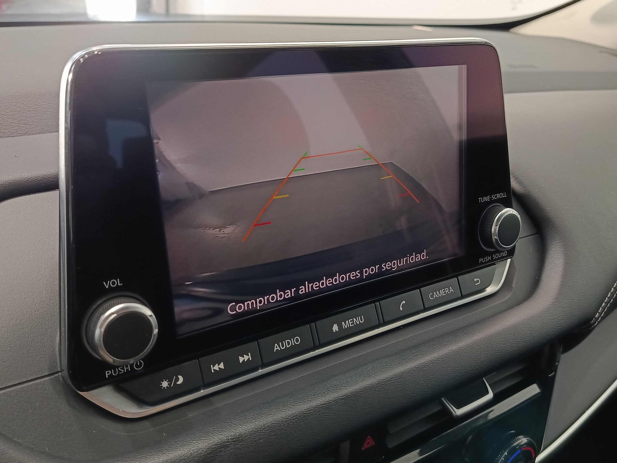 NISSAN QASHQAI 1.3DIG-T 158cv XTRONIC - Imagen 17