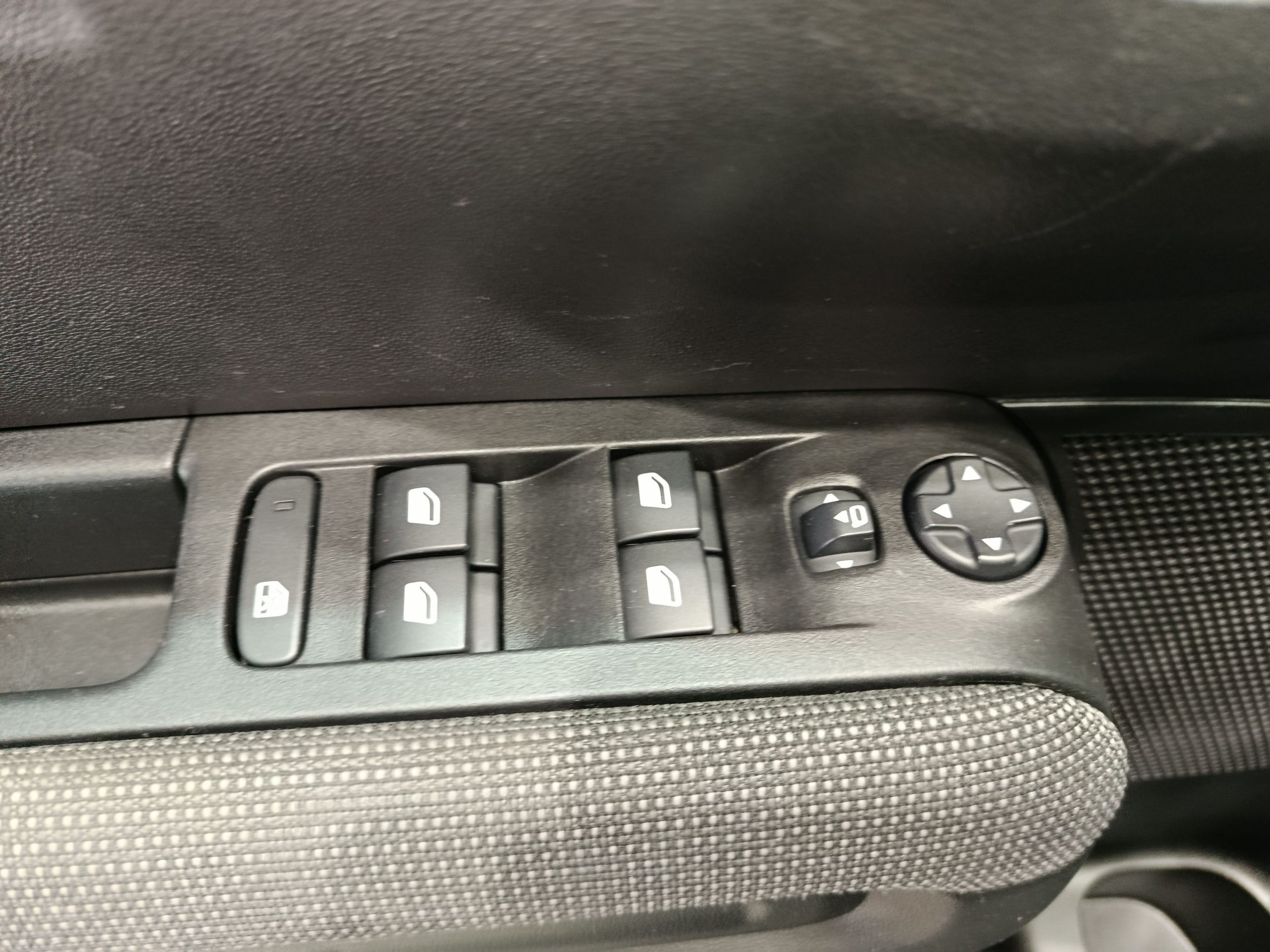 CITROEN C3 AIRCROSS 1.2i C-SERIES 110CV - Imagen 18