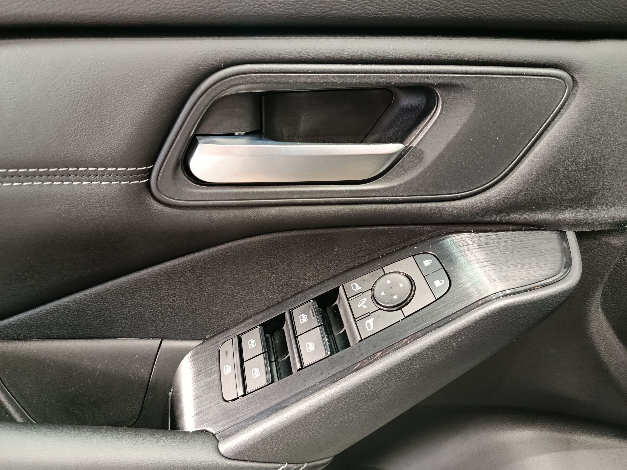 NISSAN QASHQAI 1.3DIG-T 158cv XTRONIC - Imagen 19