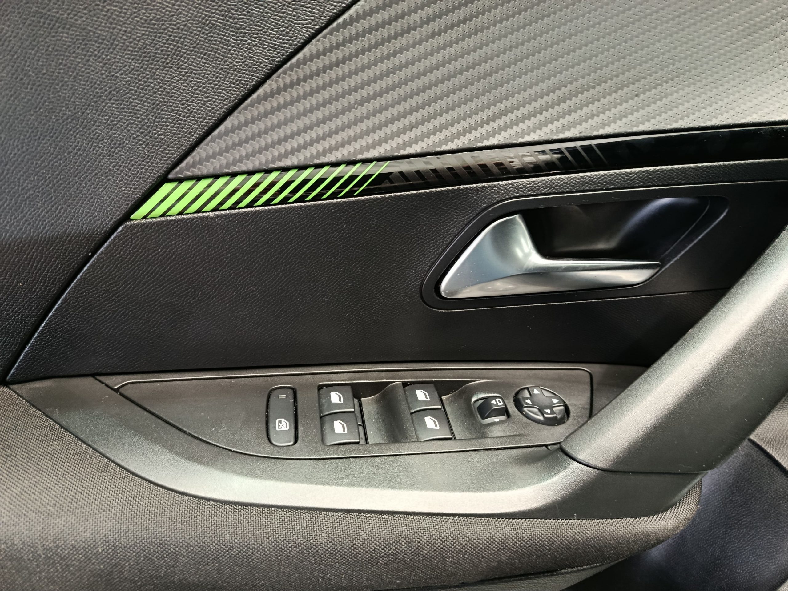 PEUGEOT 2008 1.2 ACTIVE PACK 100cv - Imagen 21