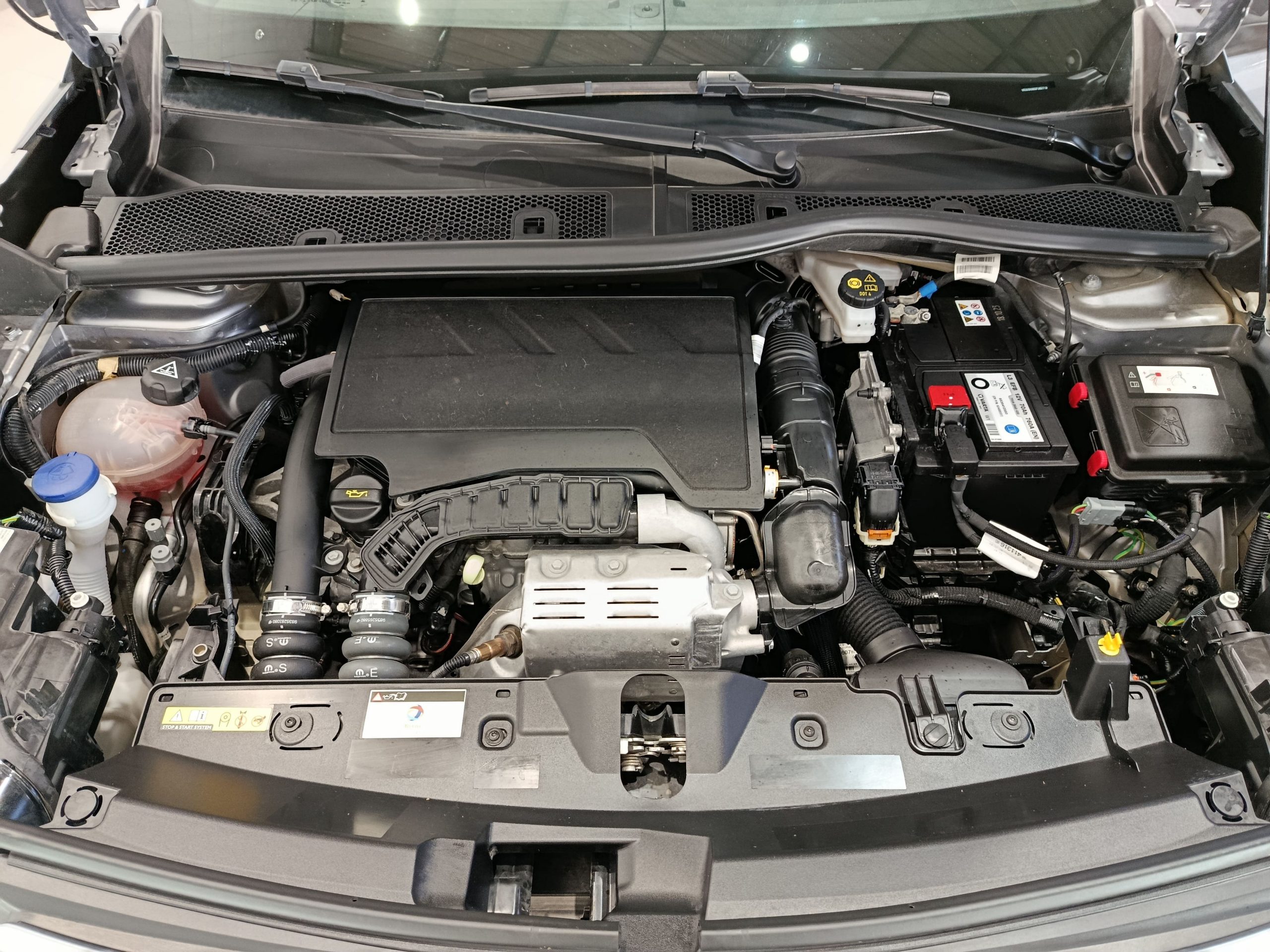 PEUGEOT 2008 1.2 ACTIVE PACK 100cv - Imagen 24