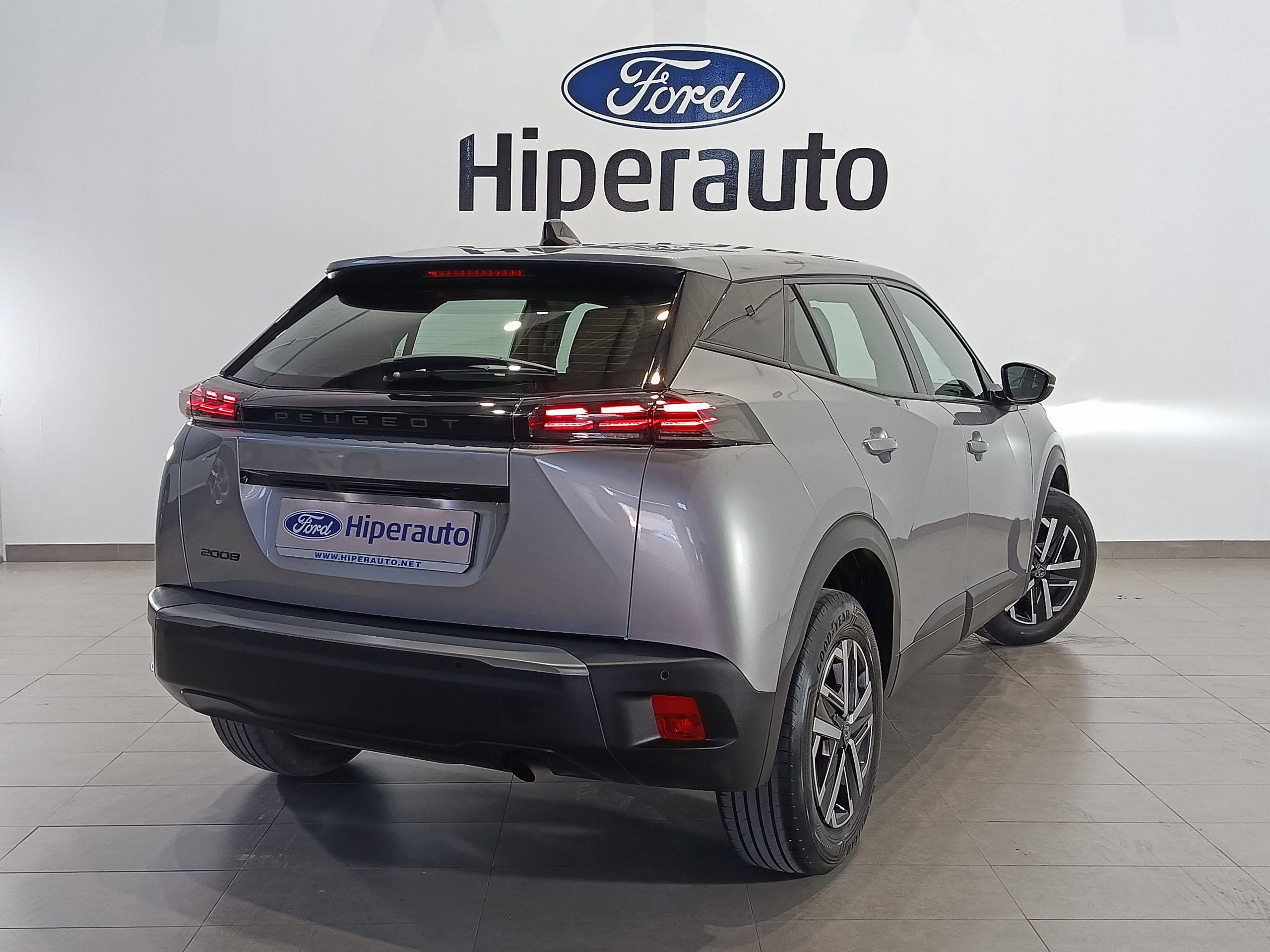 PEUGEOT 2008 1.2 ACTIVE PACK 100cv - Imagen 5