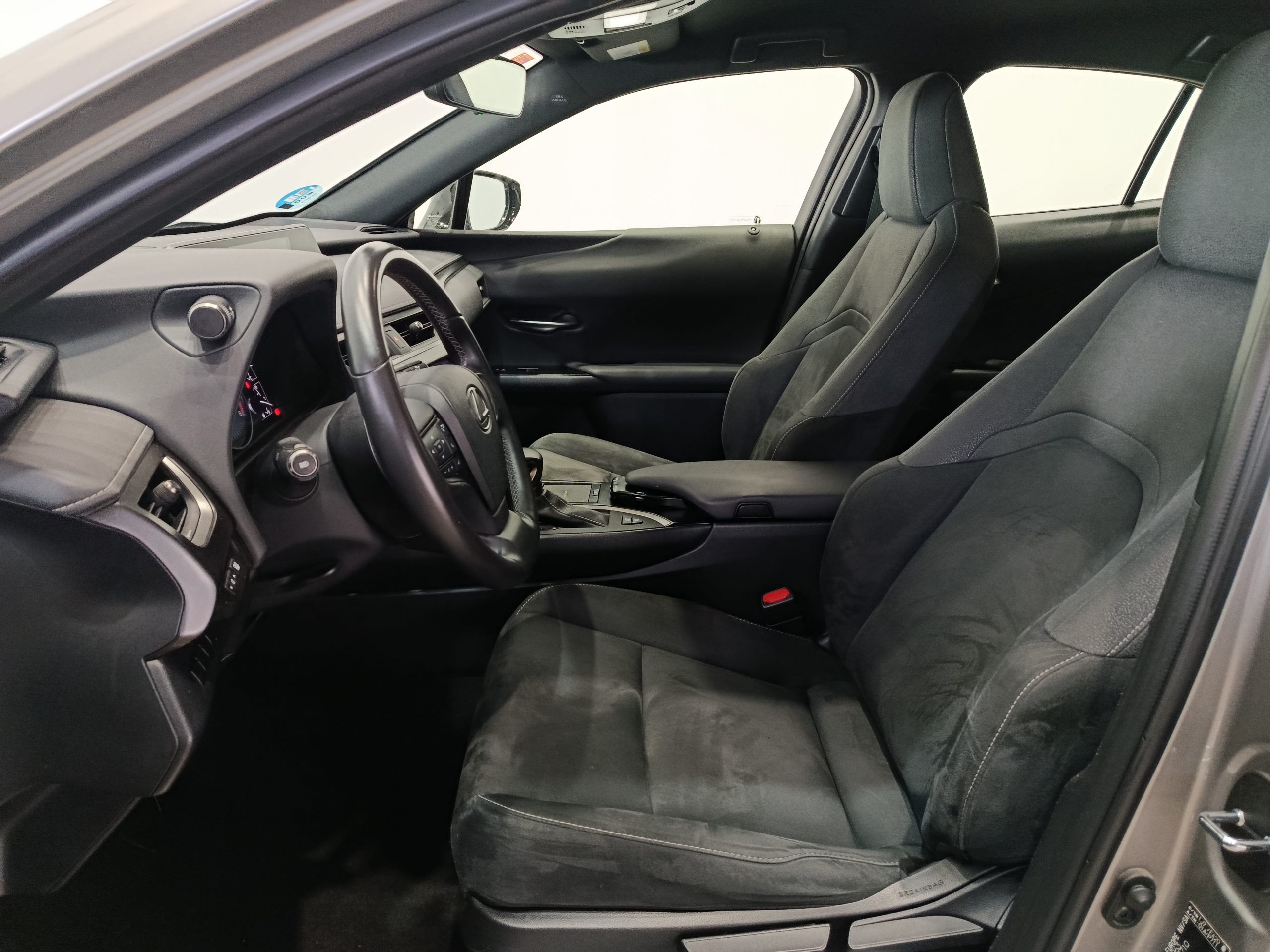 LEXUS UX 250h BUSSINESS AUTO 184CV - Imagen 8