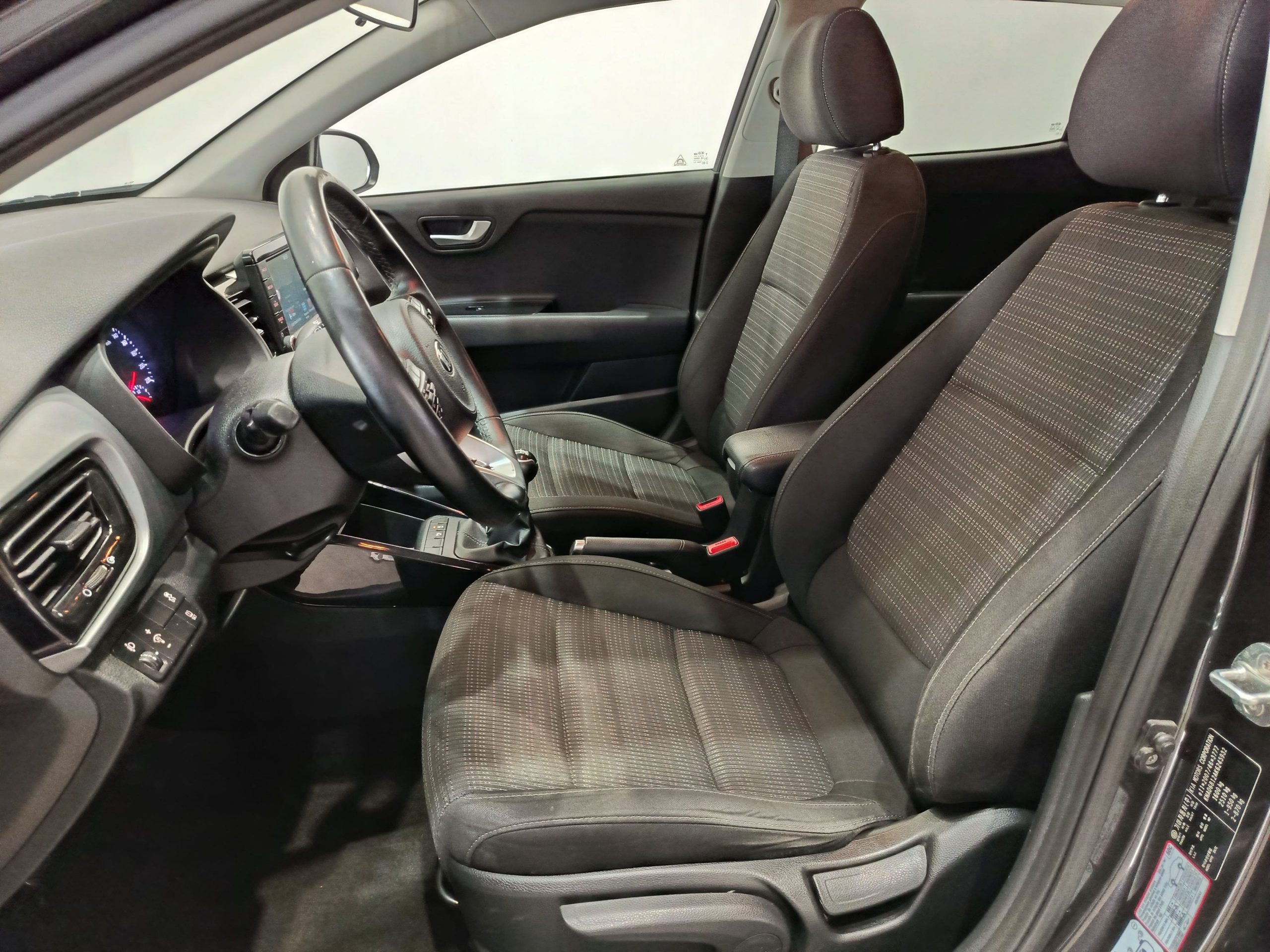 KIA STONIC 1.2 DRIVE 84cv - Imagen 8