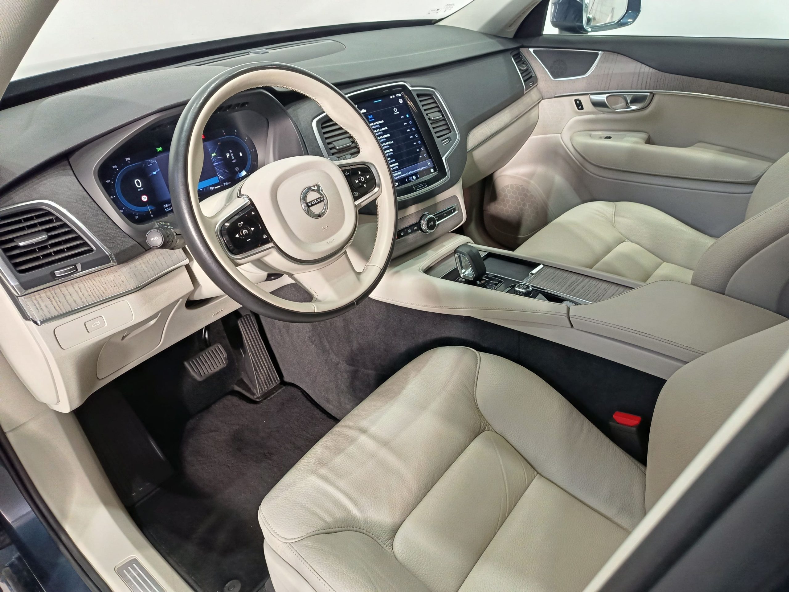 VOLVO XC90 B5 2.0MHEV PLUS BRIGHT AWD AUT 235cv 7PAX - Imagen 9