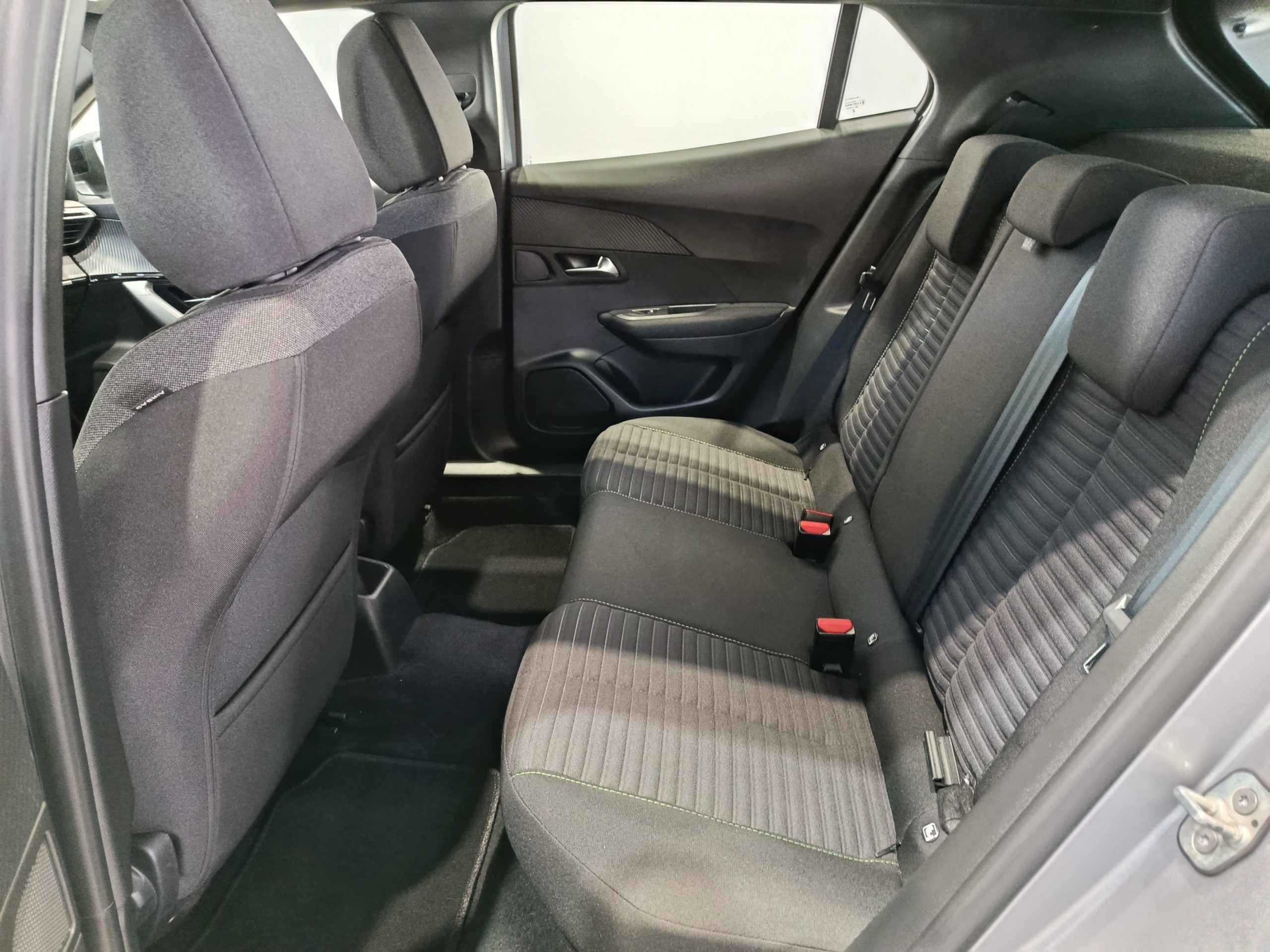 PEUGEOT 2008 1.2 ACTIVE PACK 100cv - Imagen 10