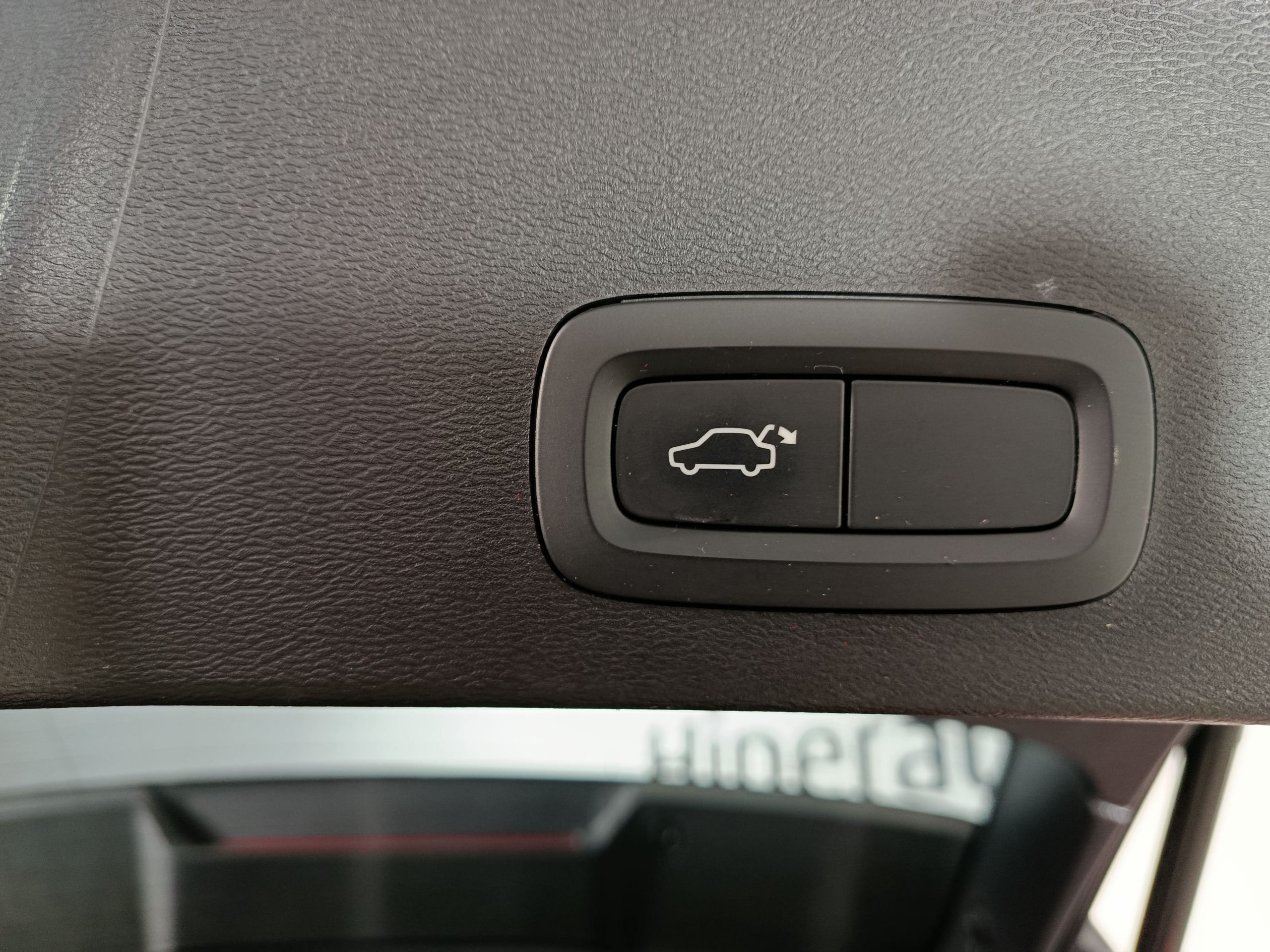 VOLVO XC40 D3 MOMENTUM 150CV - Imagen 12