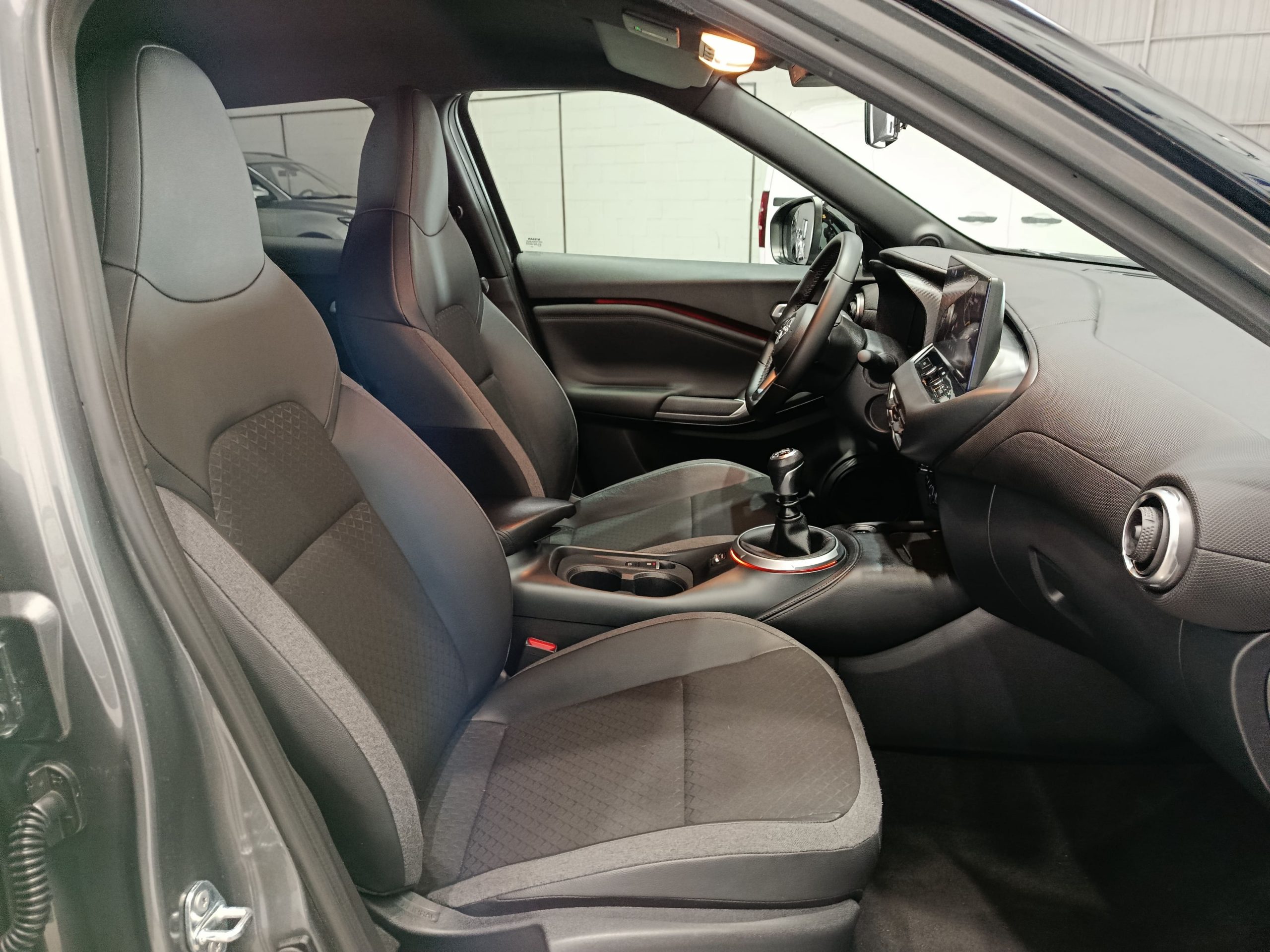 NISSAN JUKE 1.0 DIG-T 115CV N-CONNECTA S&S MT6 - Imagen 13