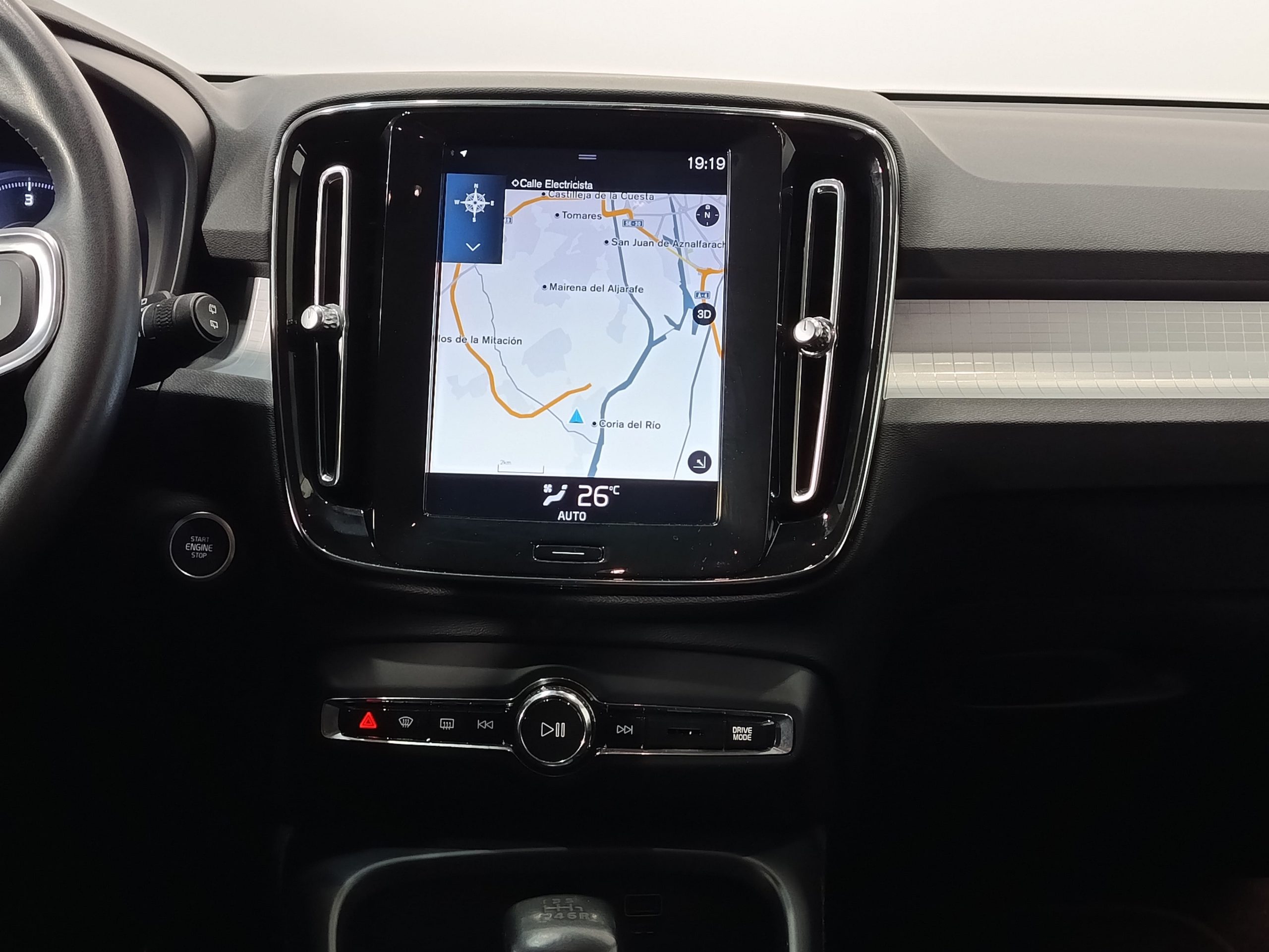 VOLVO XC40 D3 MOMENTUM 150CV - Imagen 18