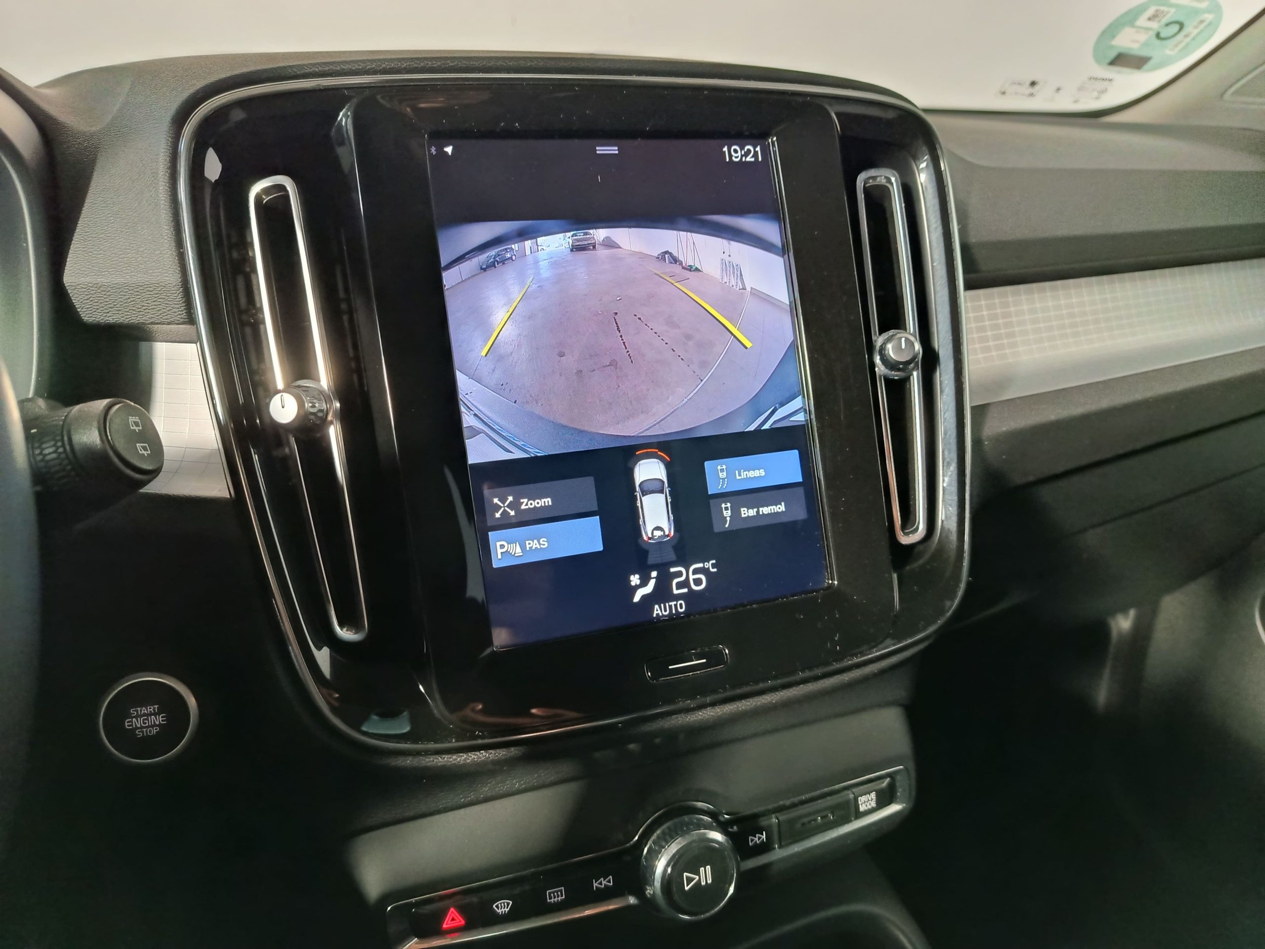 VOLVO XC40 D3 MOMENTUM 150CV - Imagen 20