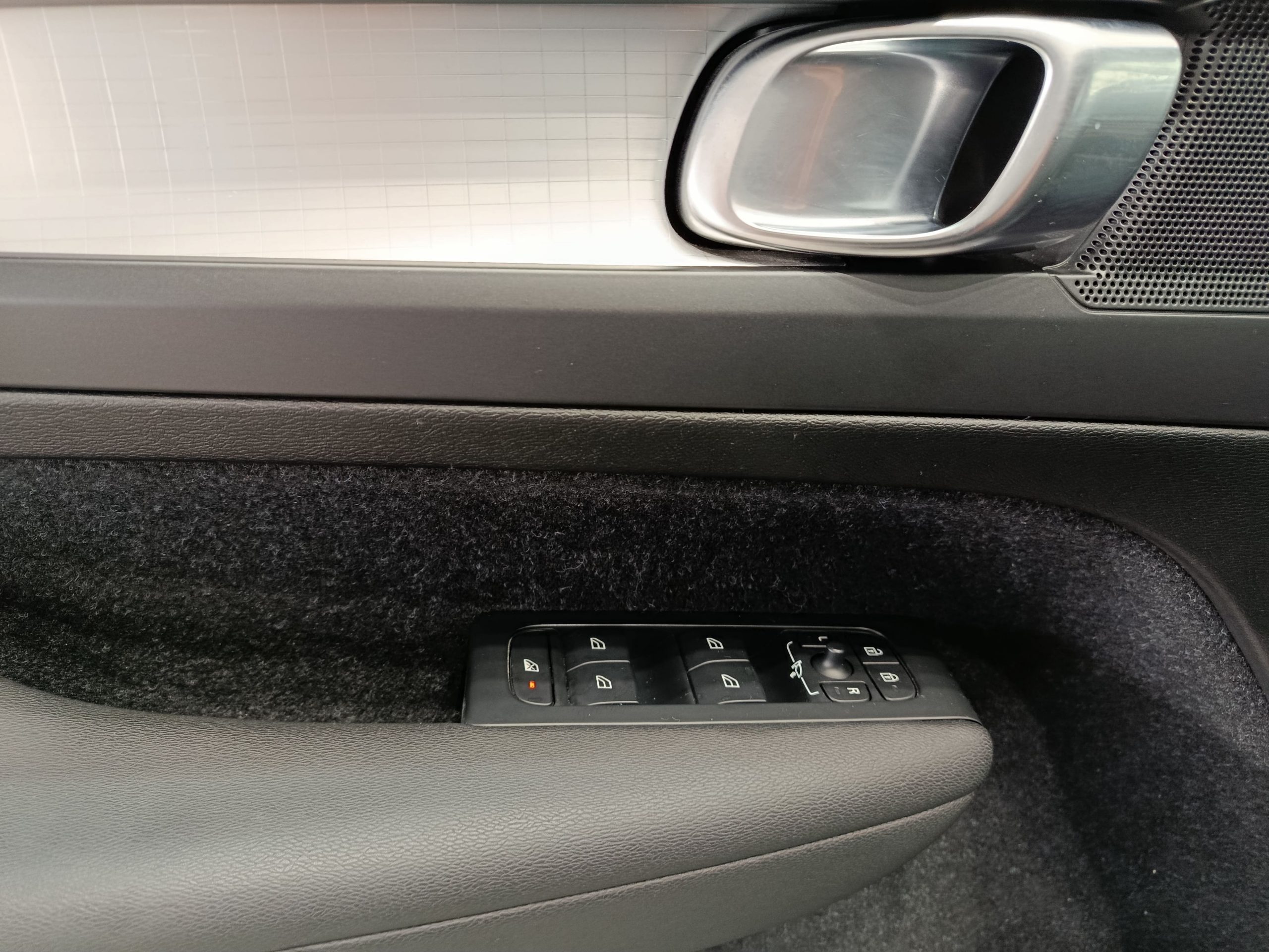 VOLVO XC40 D3 MOMENTUM 150CV - Imagen 21