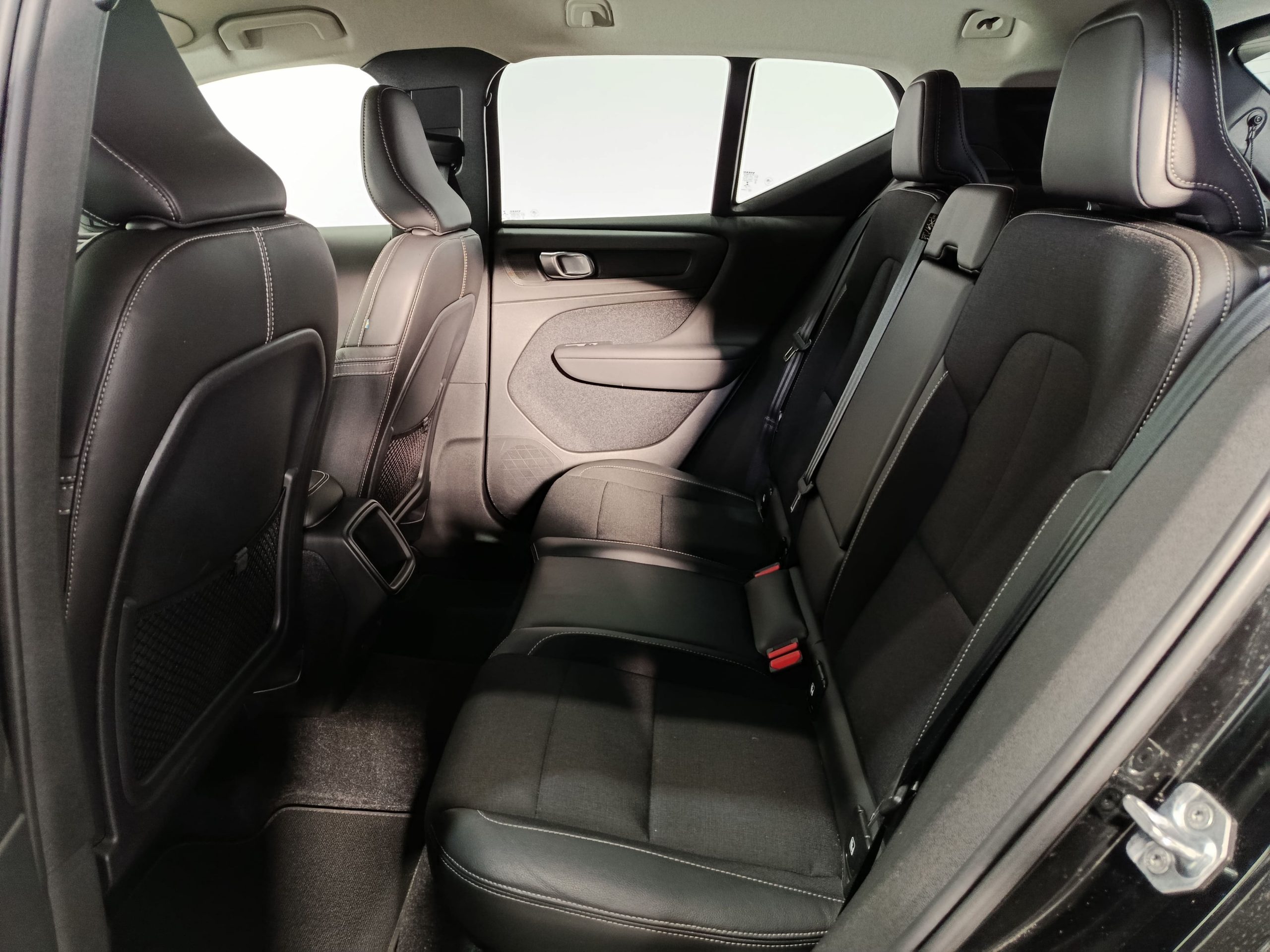 VOLVO XC40 D3 MOMENTUM 150CV - Imagen 10