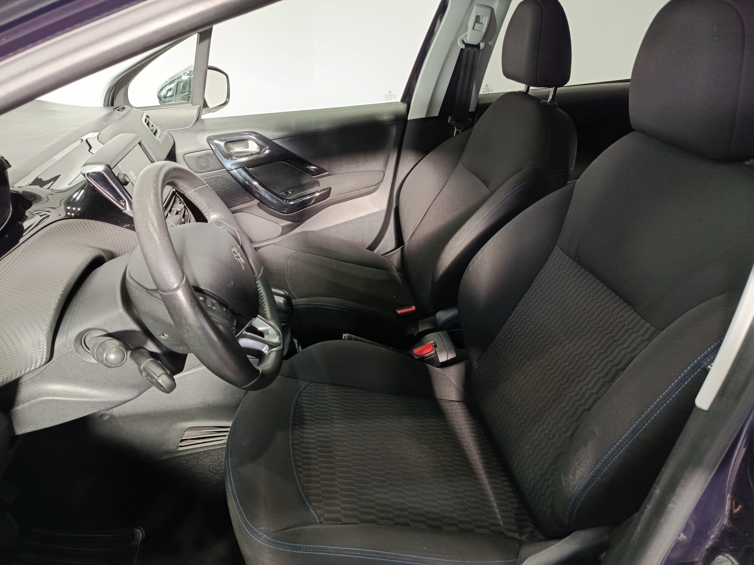 PEUGEOT 208 1.2 STYLE 82CV - Imagen 8
