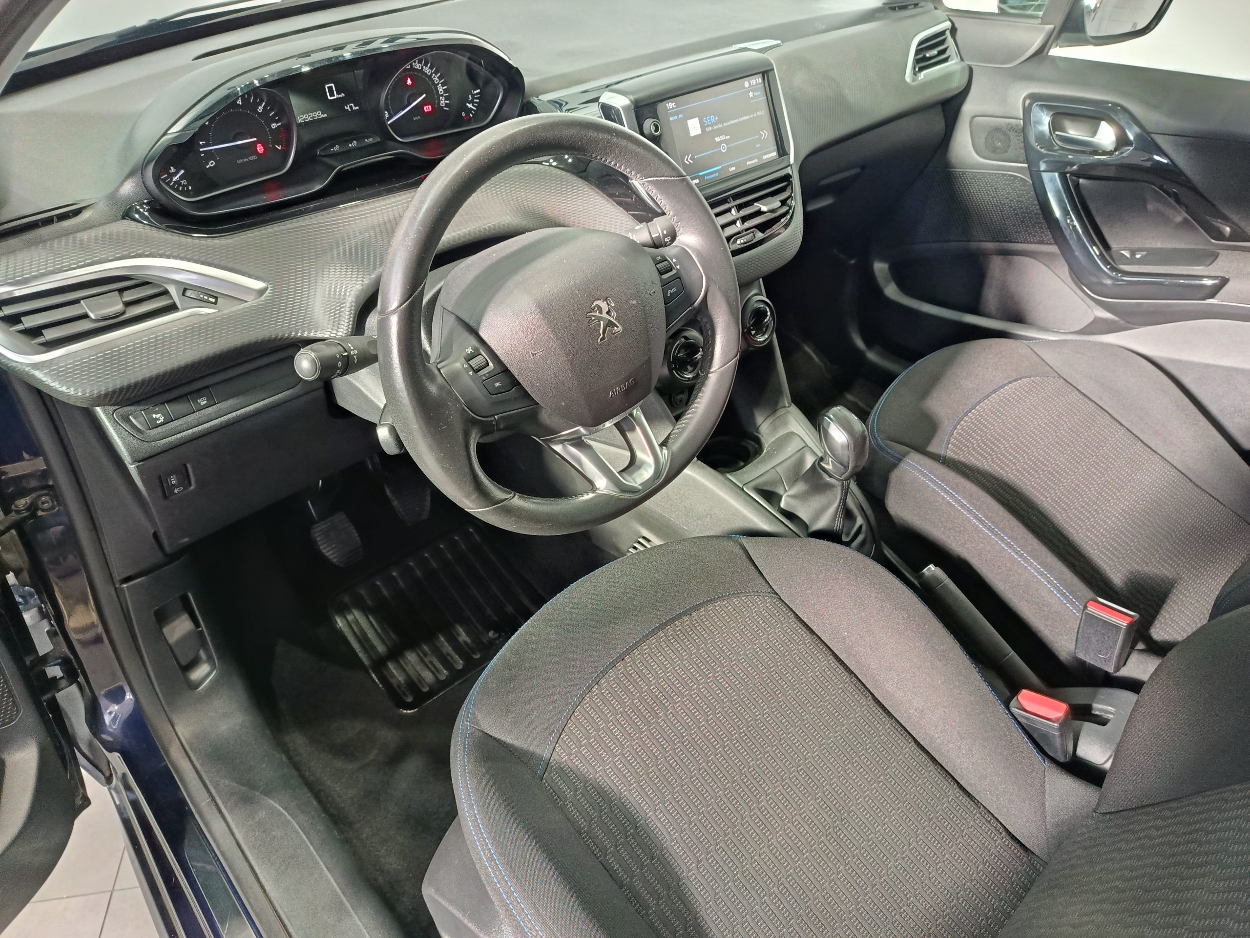 PEUGEOT 208 1.2 STYLE 82CV - Imagen 9