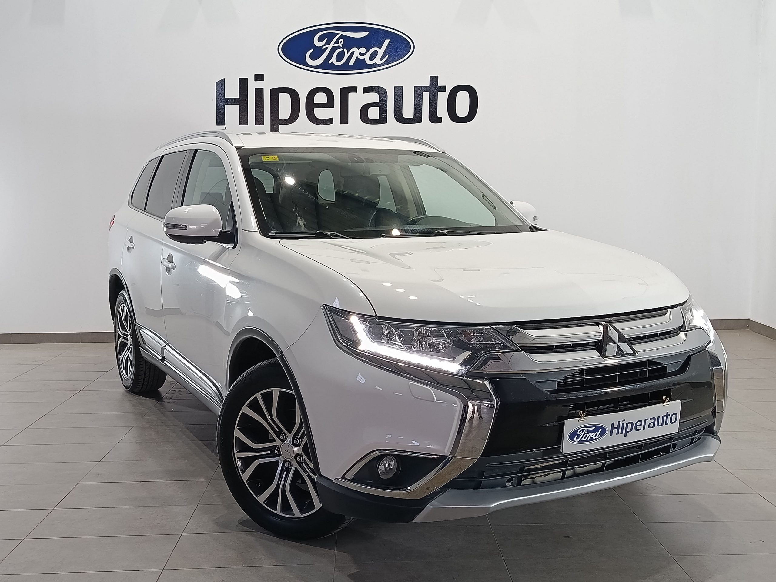 MITSUBISHI OUTLANDER 2.2d 4X4 AUTO MOTION 7 PLAZAS 150CV
